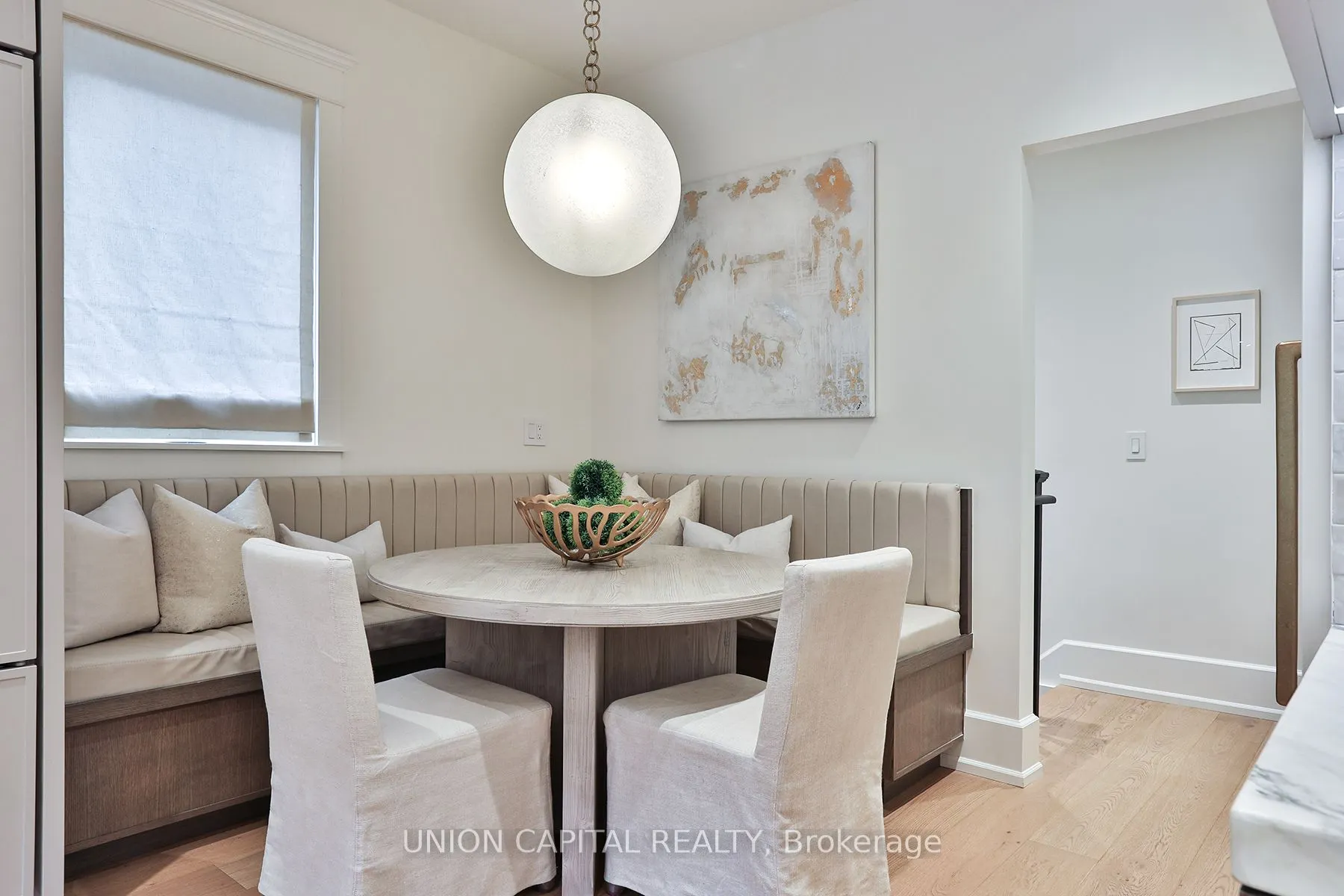 16 Lytton Boulevard