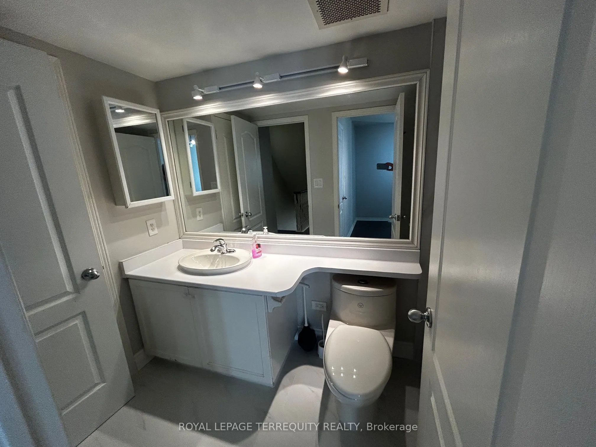 108 Finch Avenue W, #B13