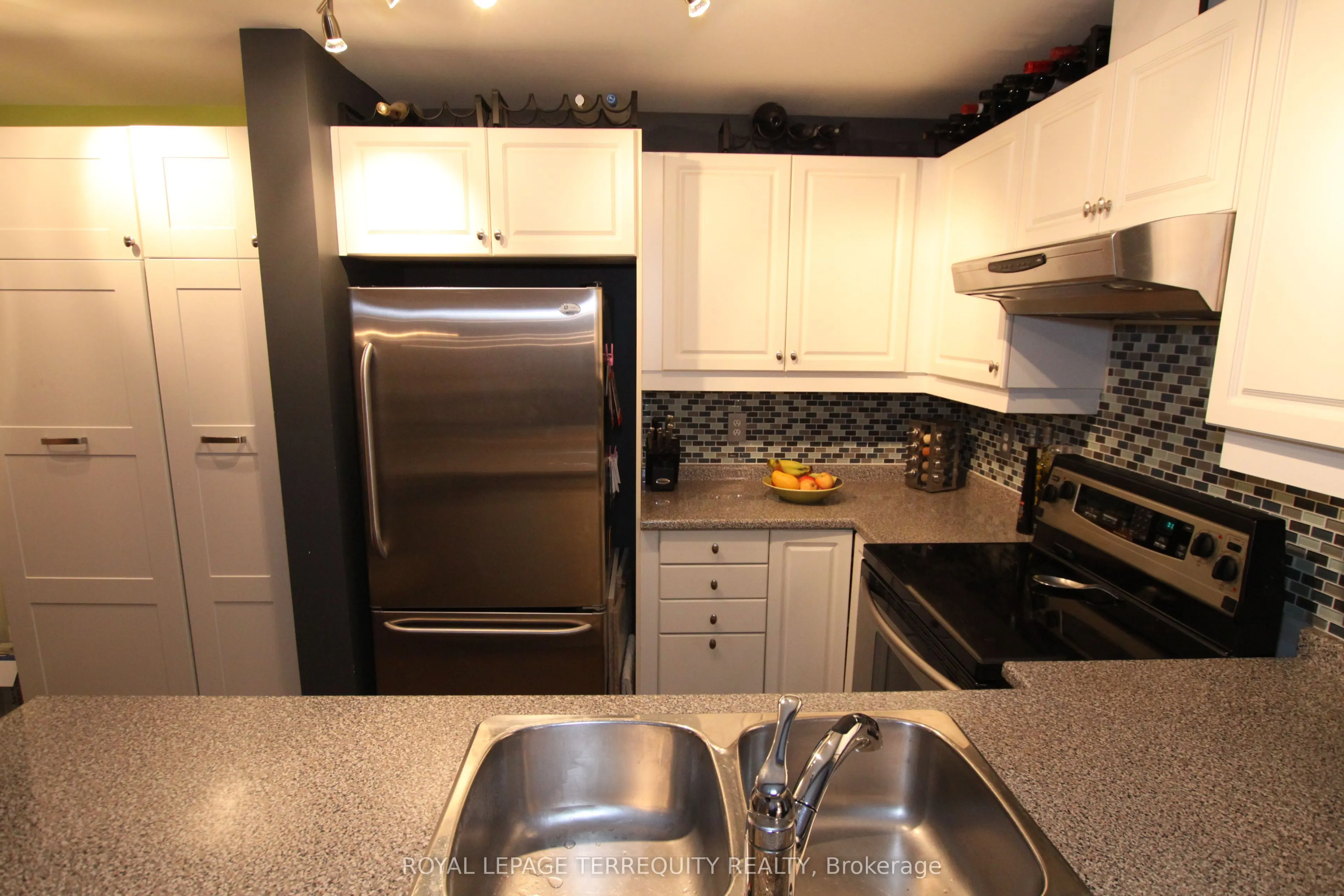 108 Finch Avenue W, #B13