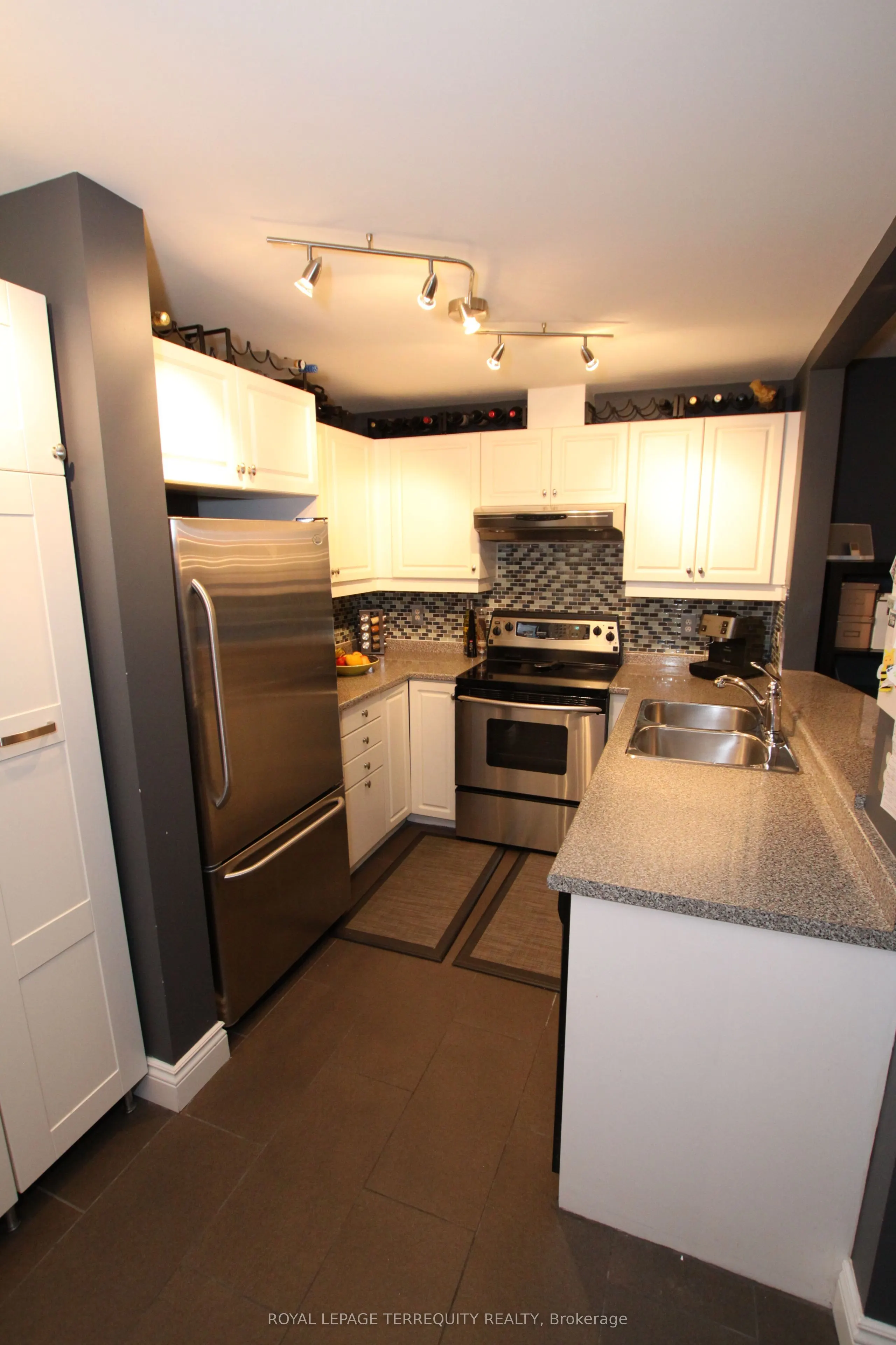 108 Finch Avenue W, #B13
