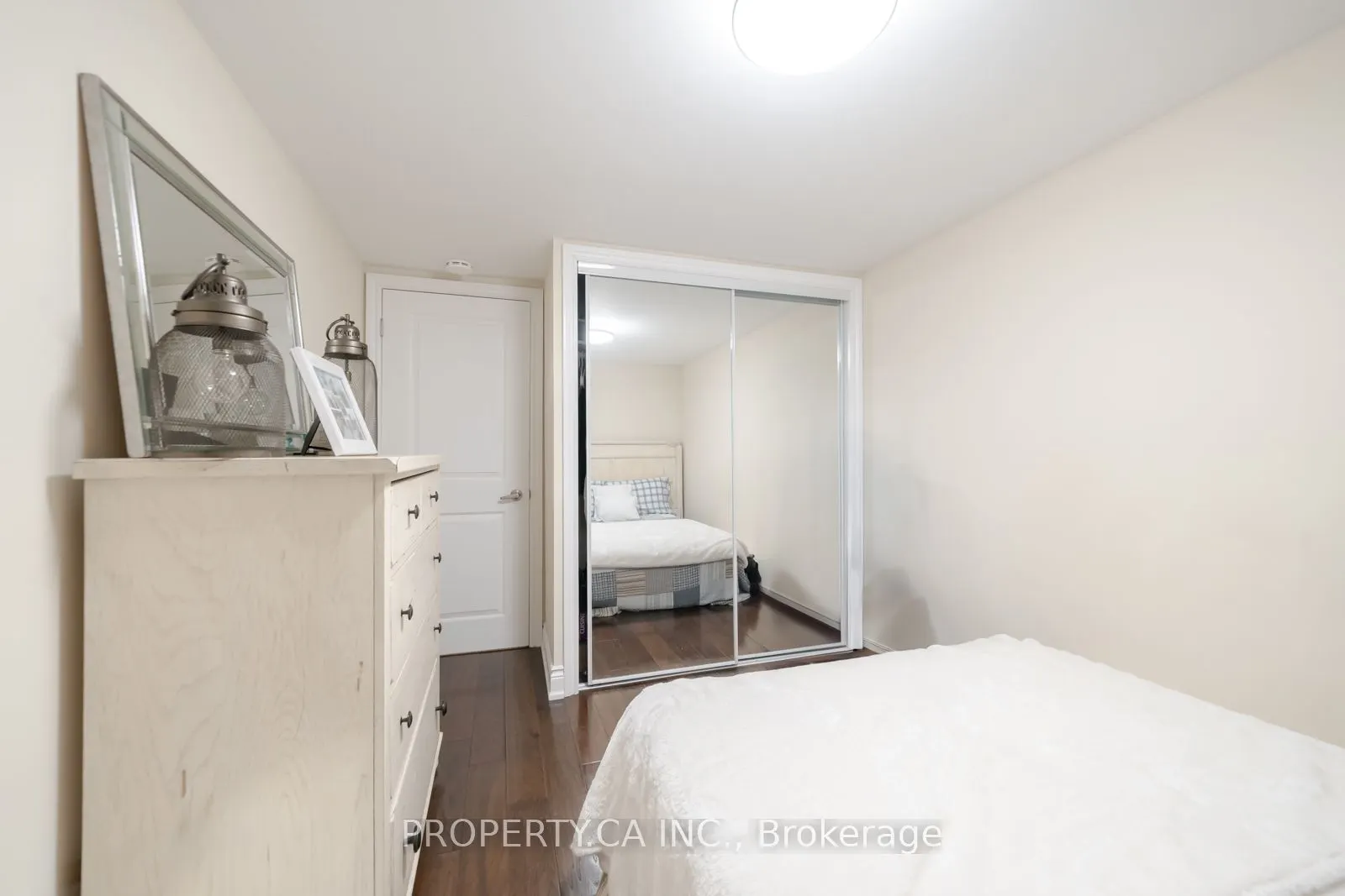 963 Avenue Road, #7