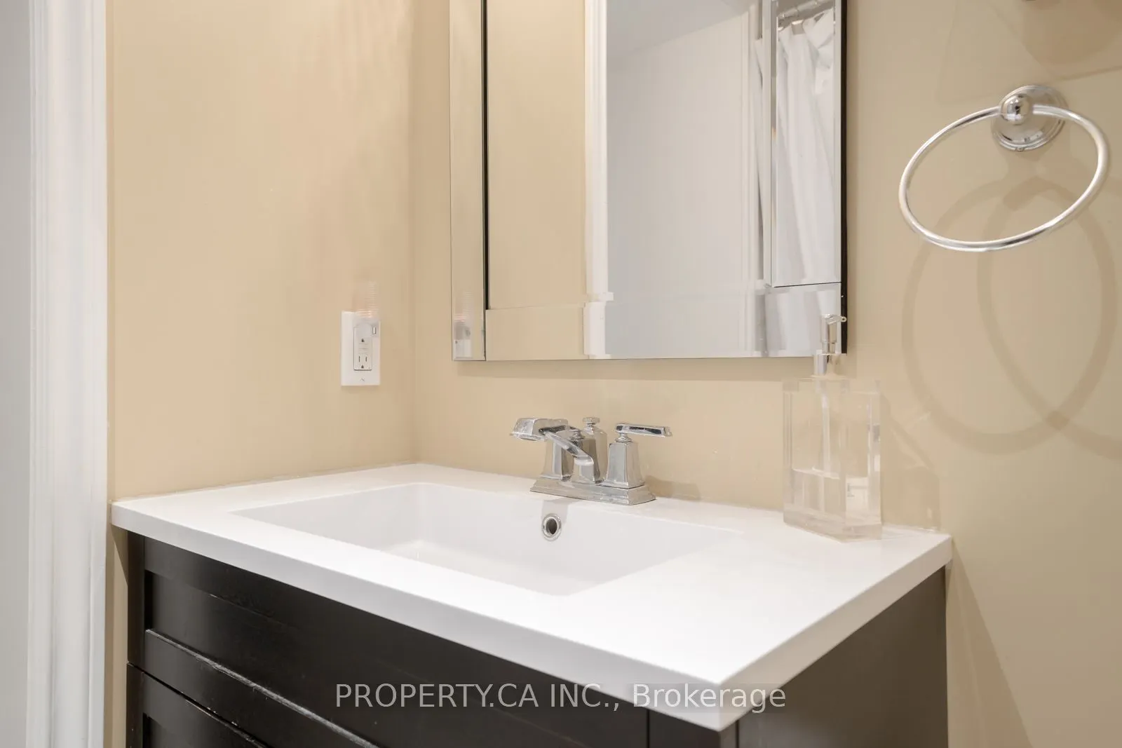 963 Avenue Road, #7