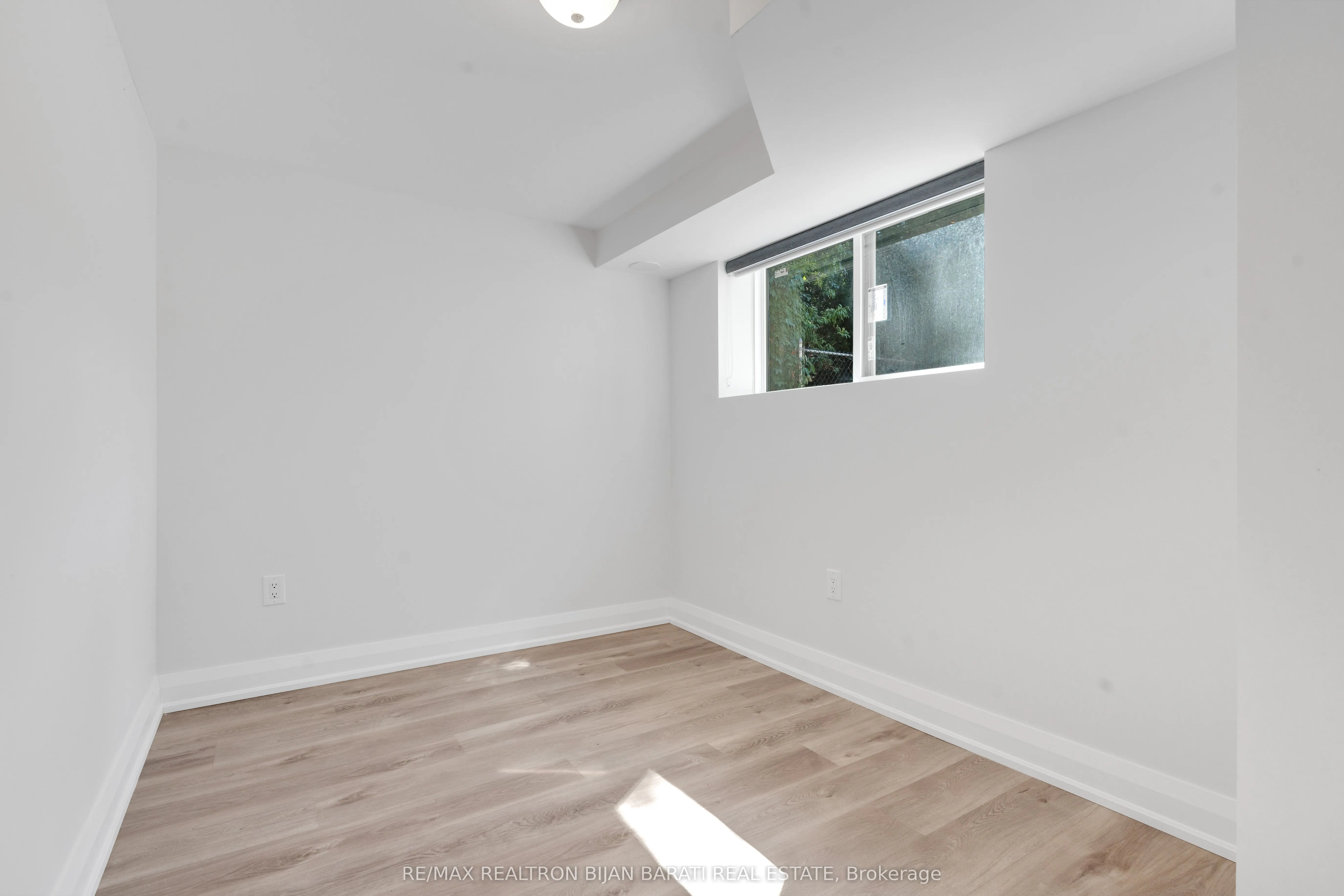 7 Caswell Drive