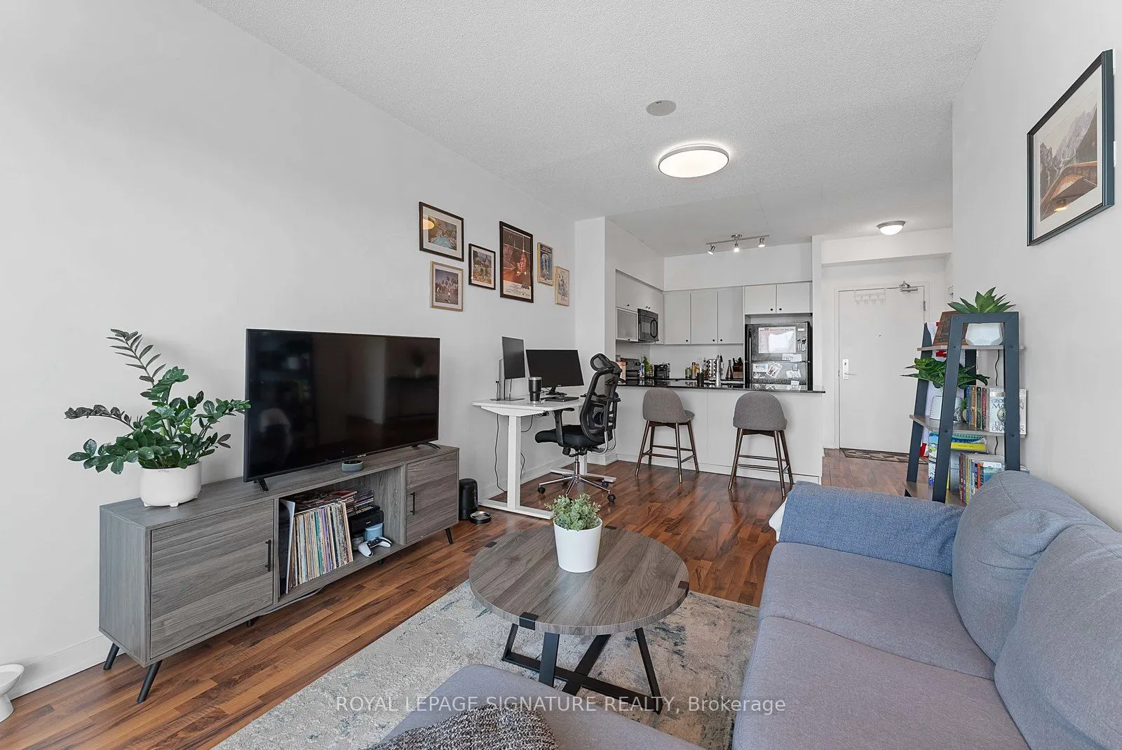 150 East Liberty Street, #2112