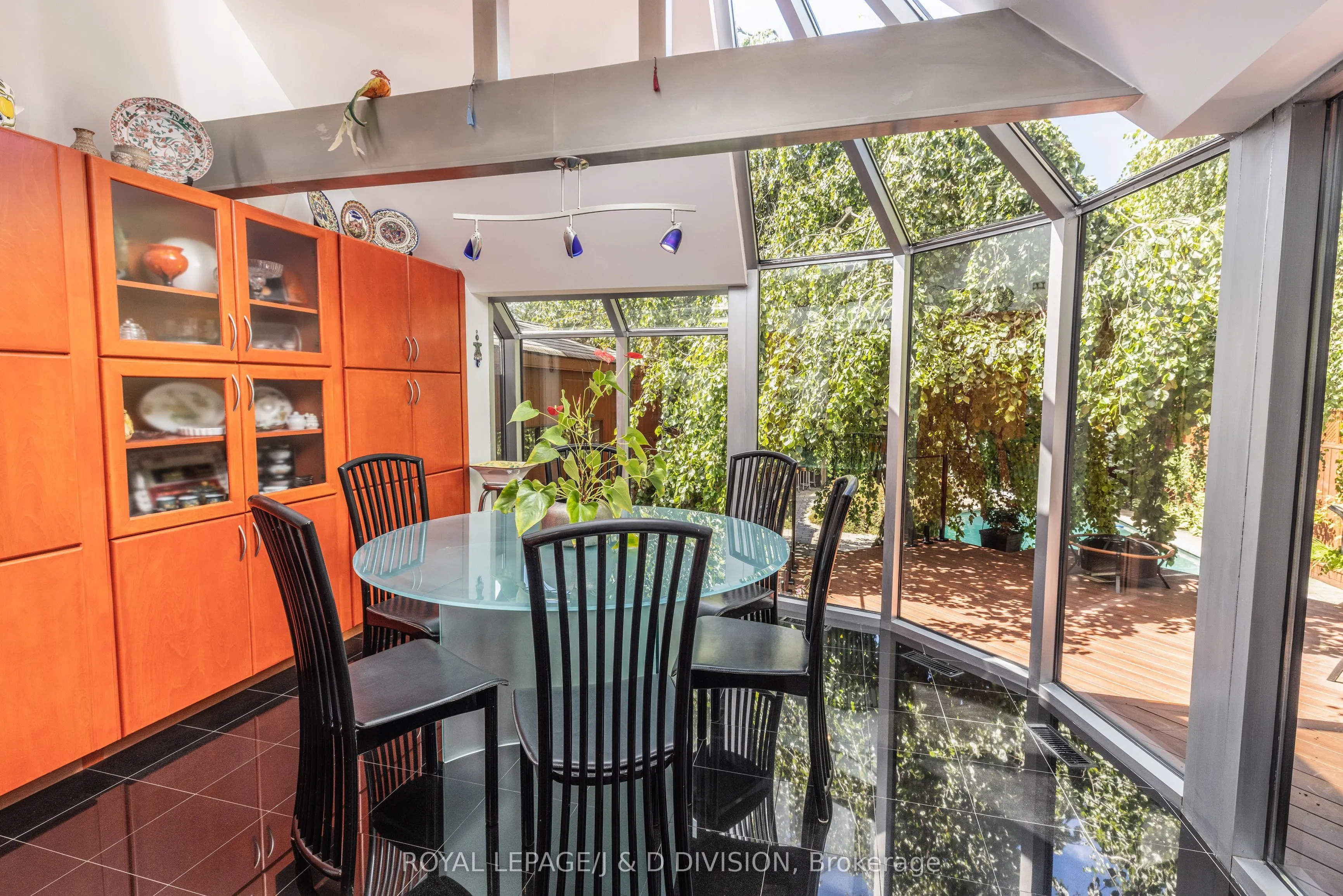 428 Russell Hill Road