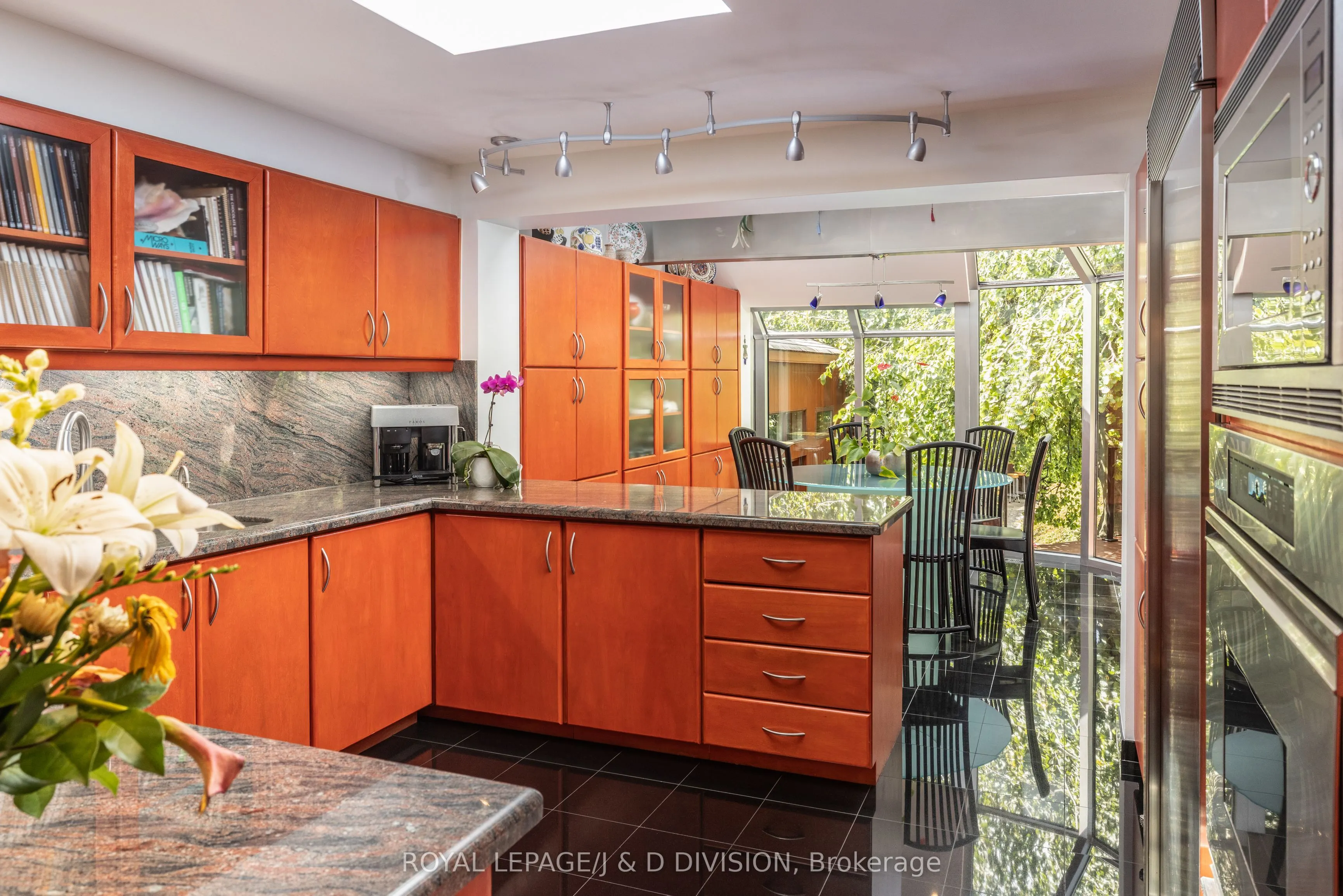 428 Russell Hill Road