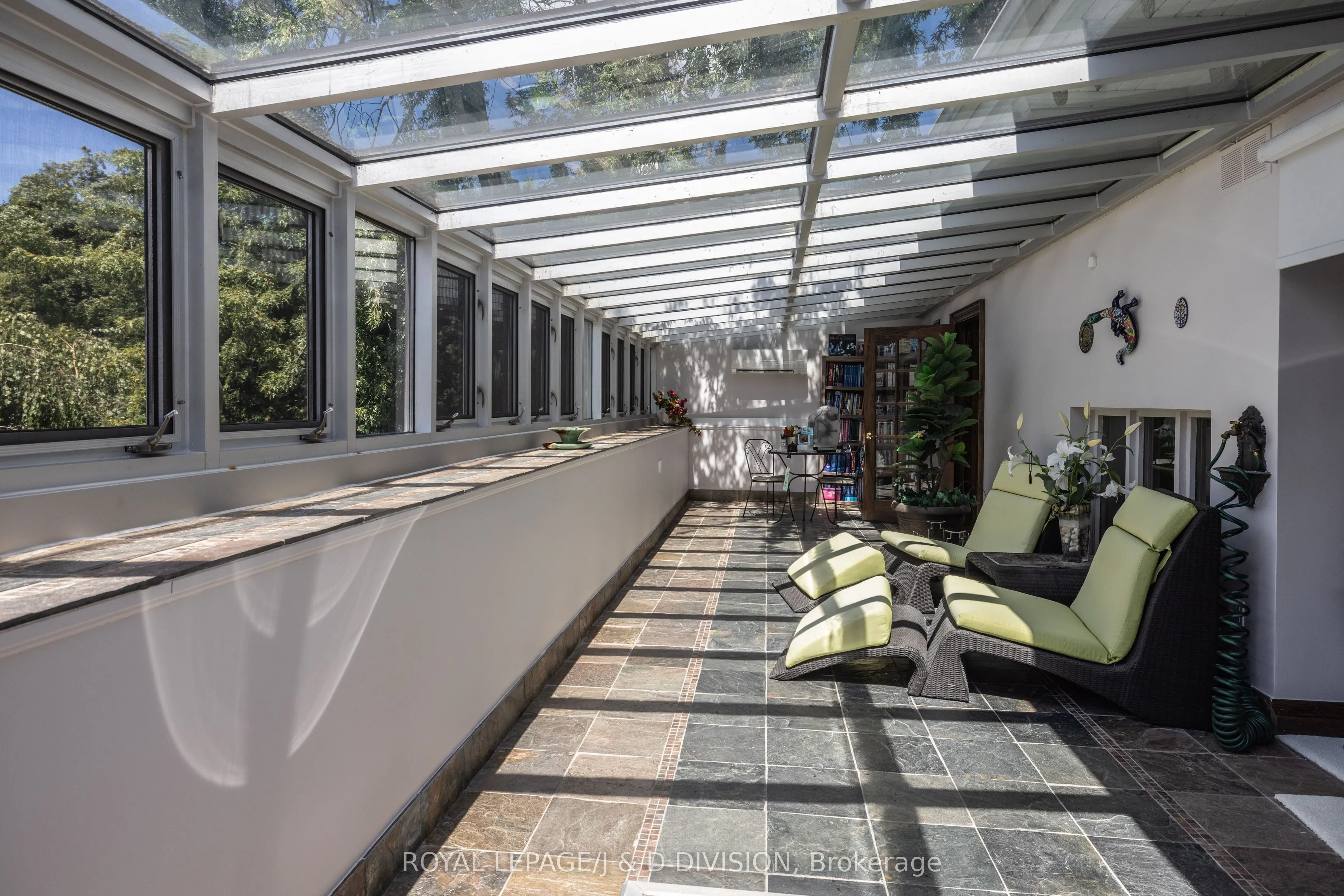 428 Russell Hill Road