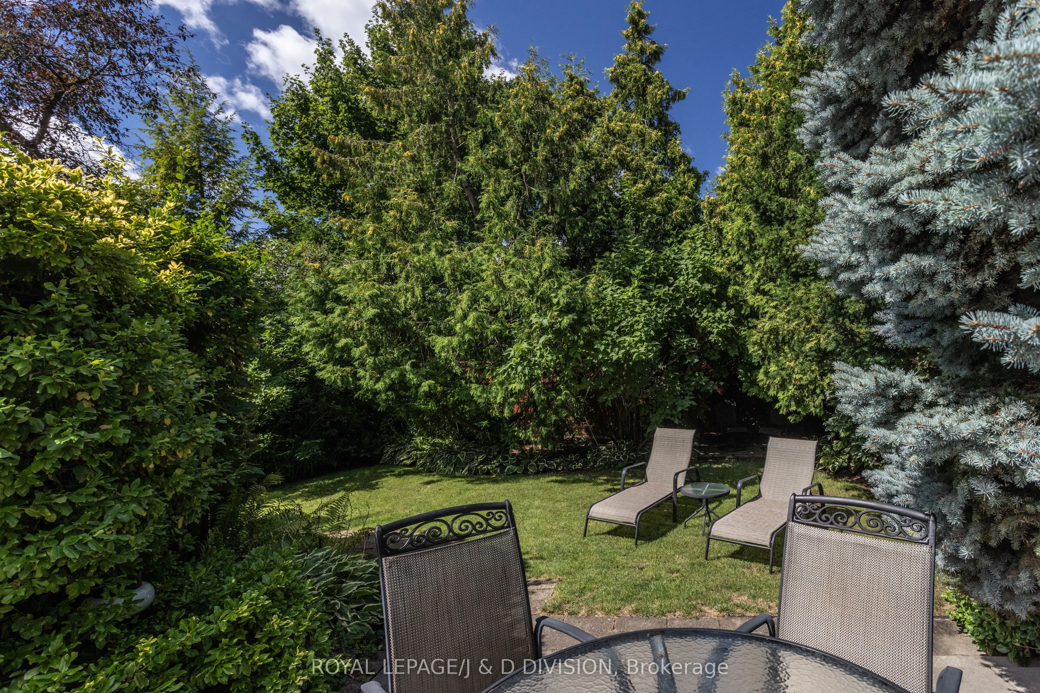 428 Russell Hill Road