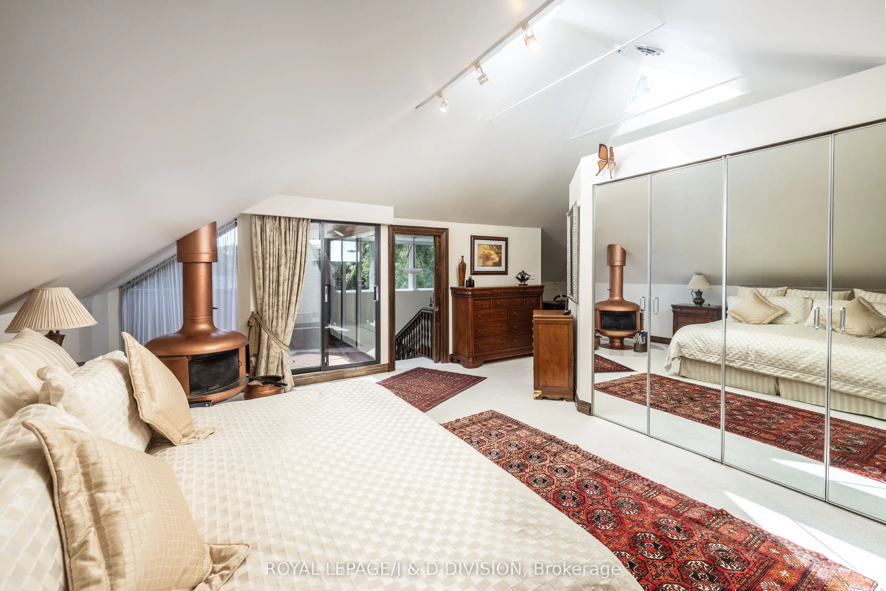 428 Russell Hill Road