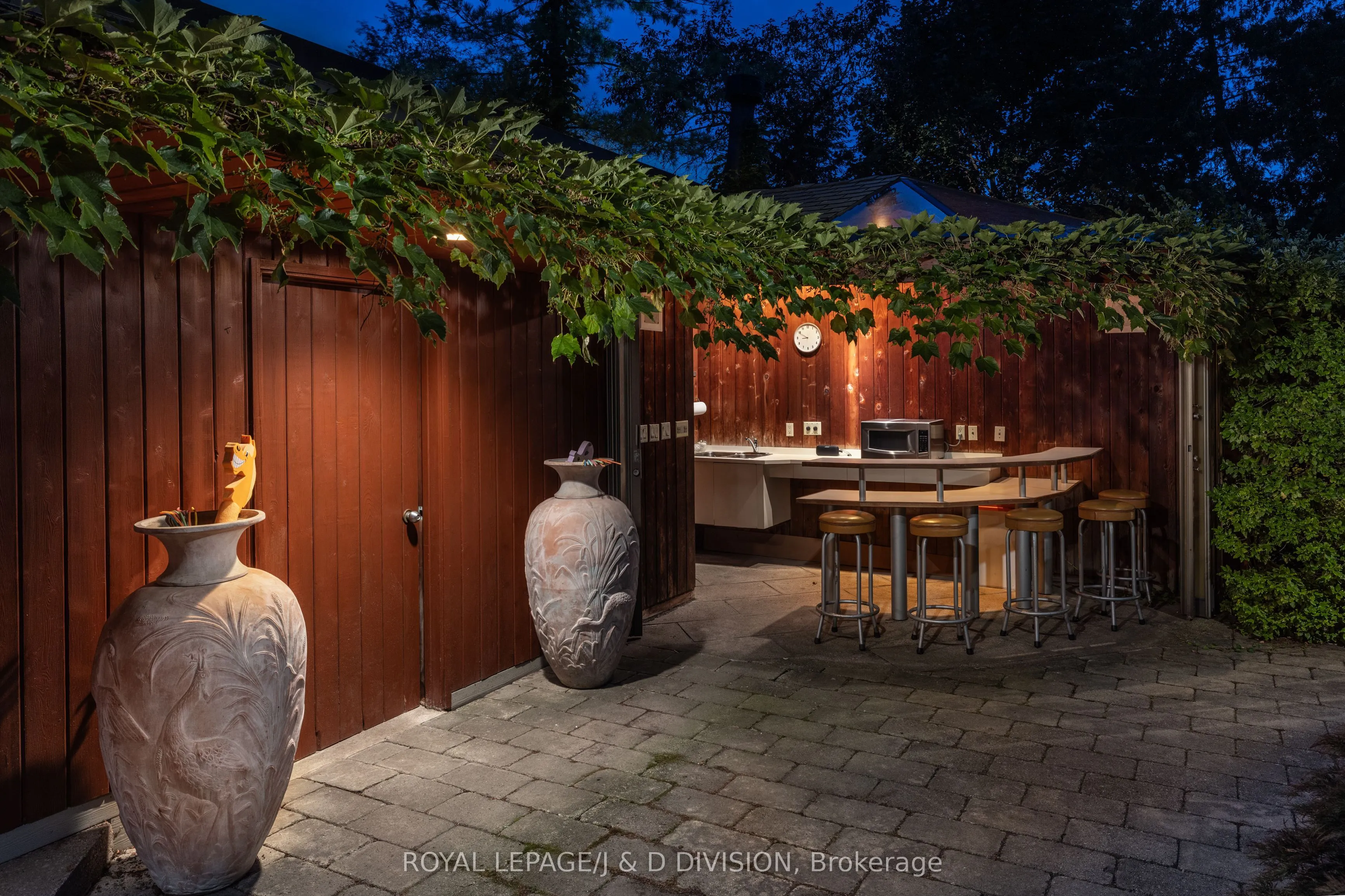 428 Russell Hill Road