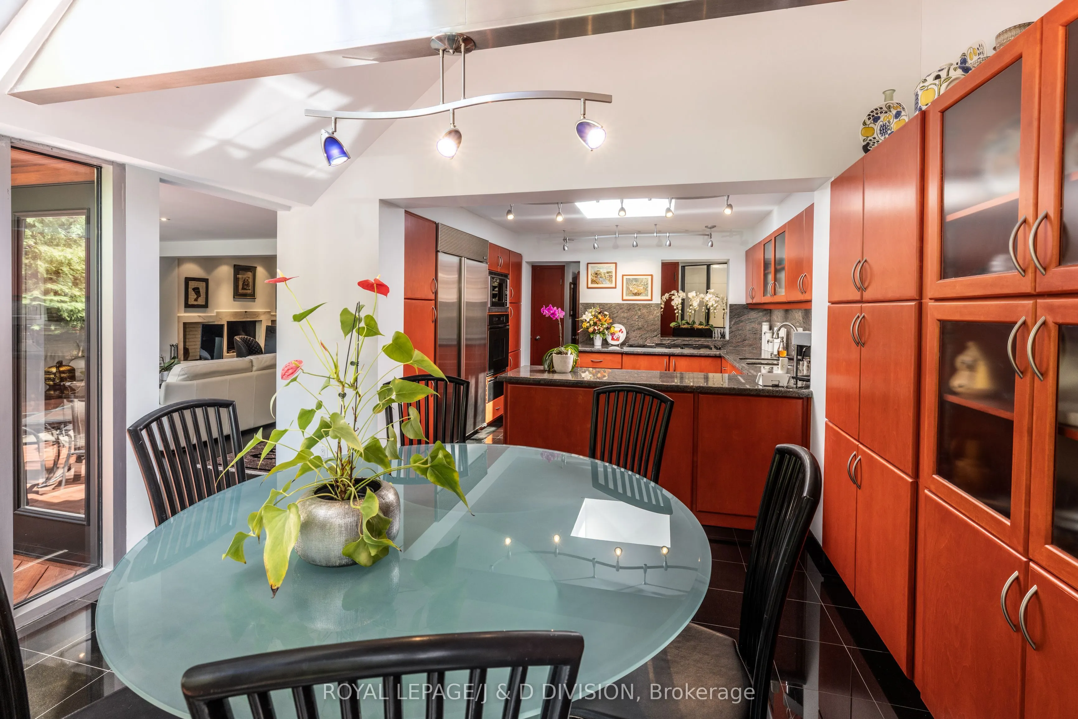 428 Russell Hill Road