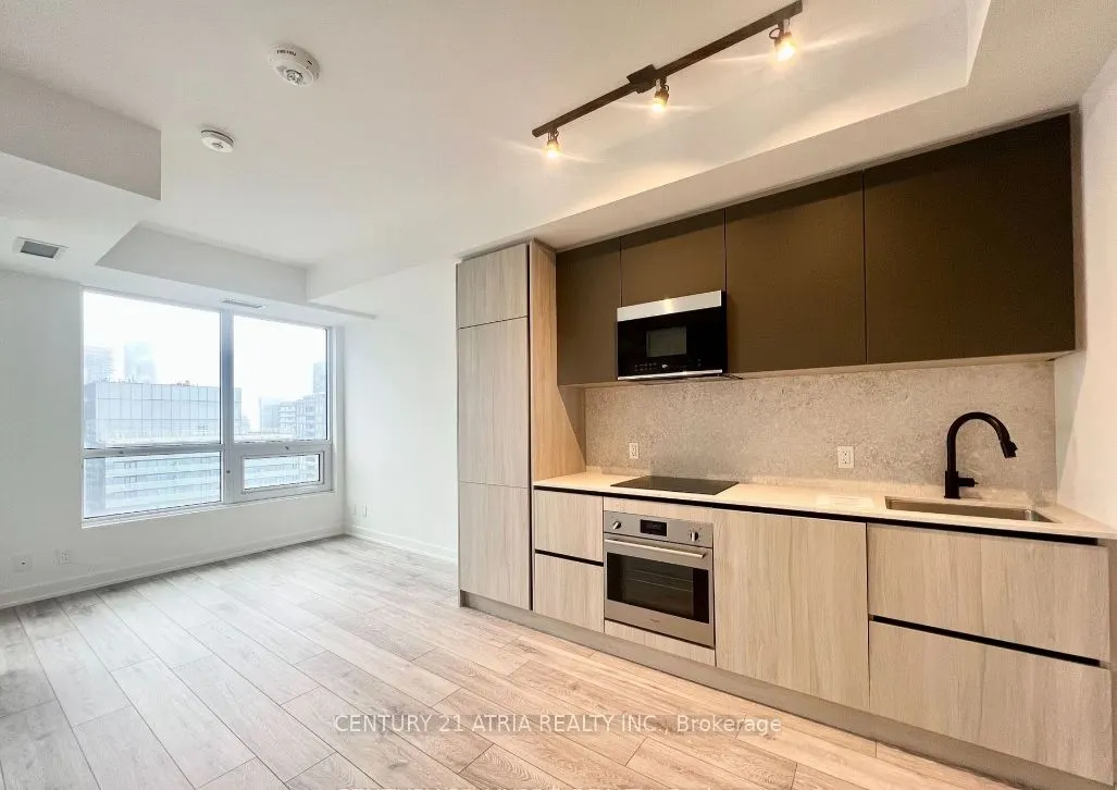 108 Peter Street, #3709