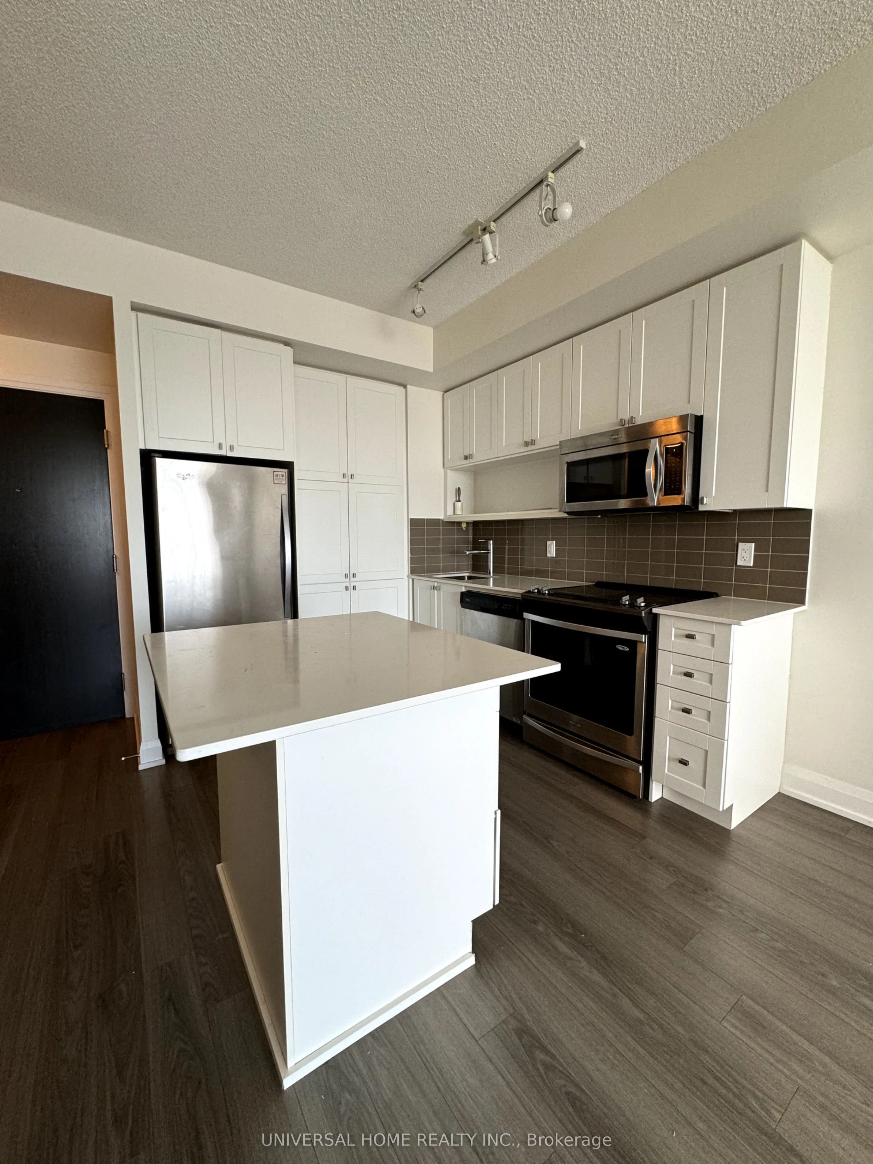 18 GRAYDON HALL Drive, #1812