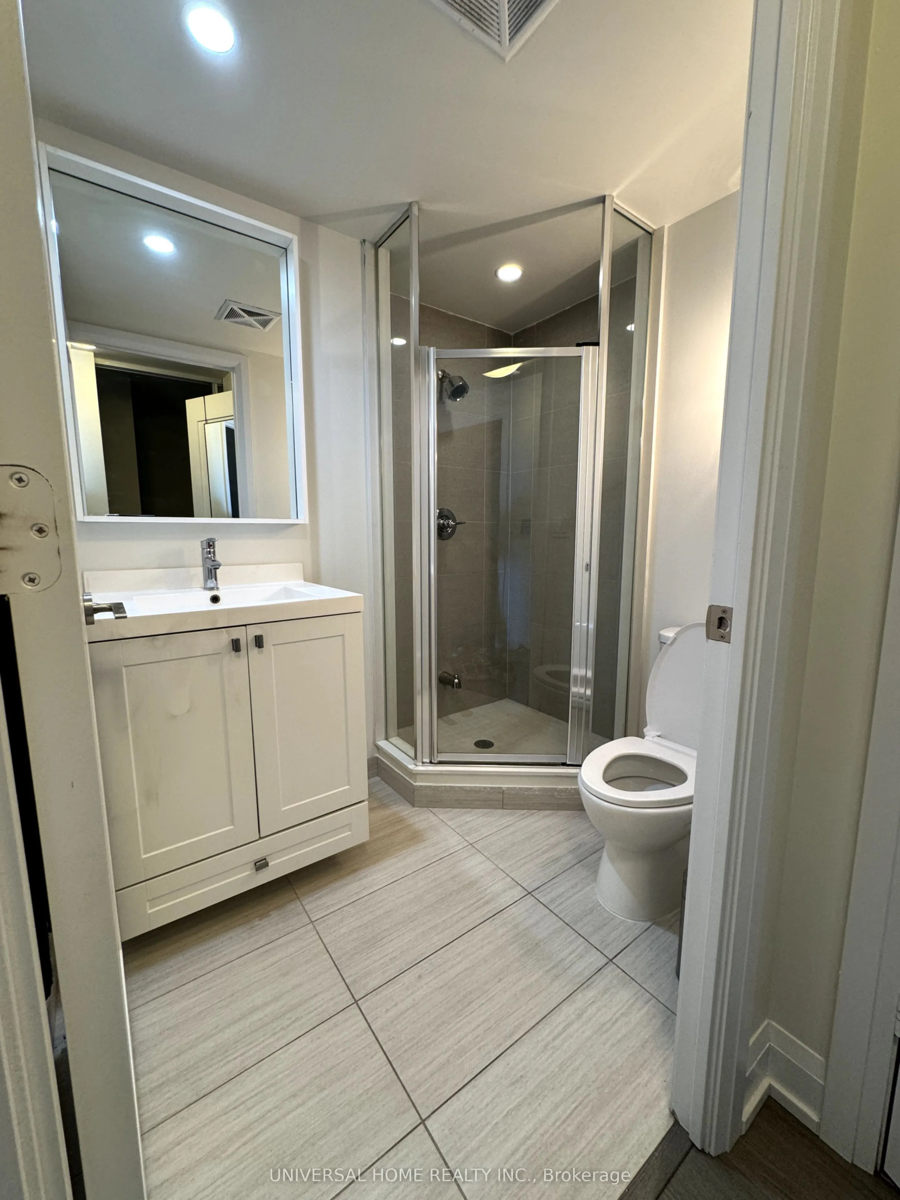 18 GRAYDON HALL Drive, #1812