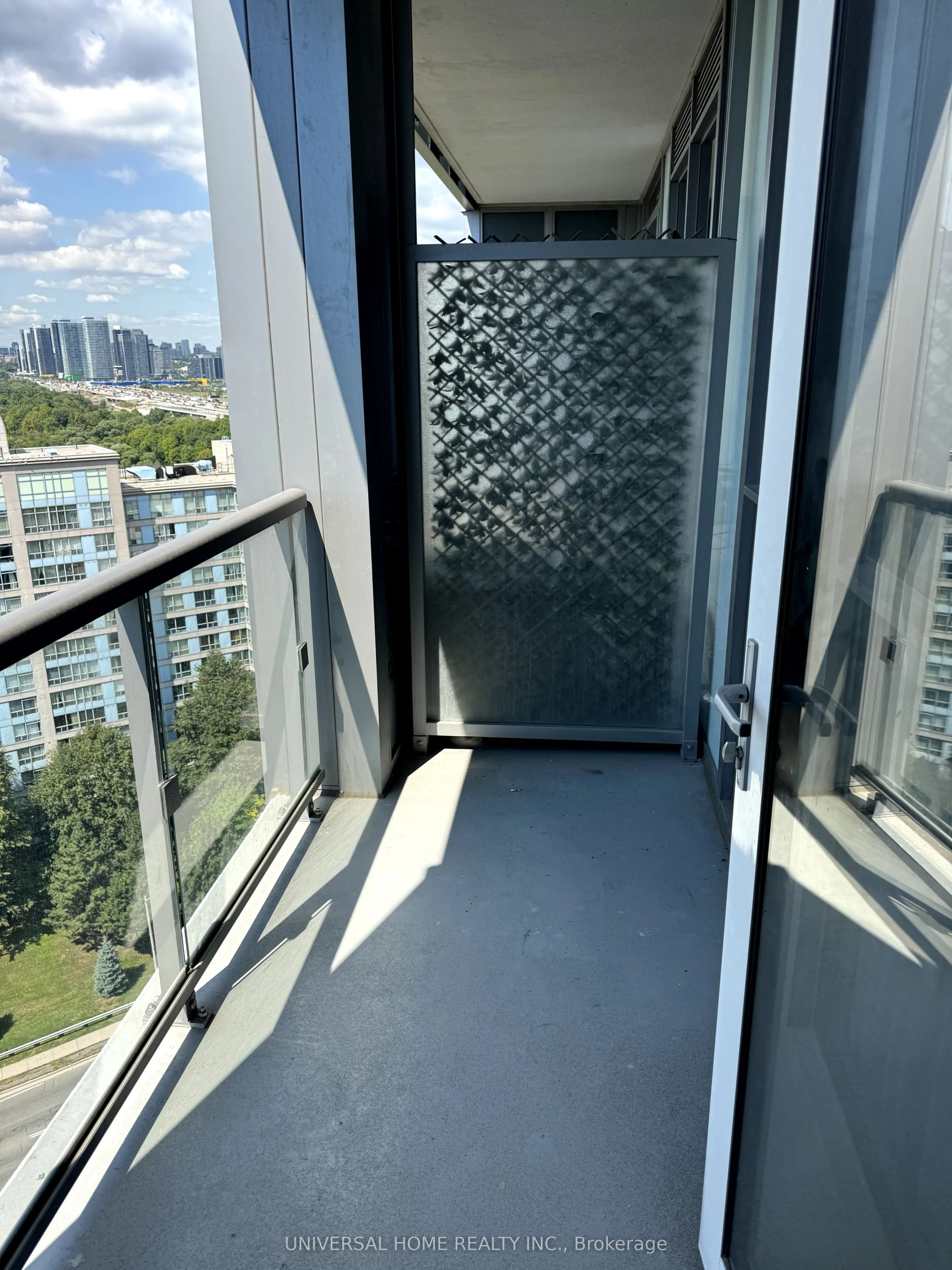 18 GRAYDON HALL Drive, #1812