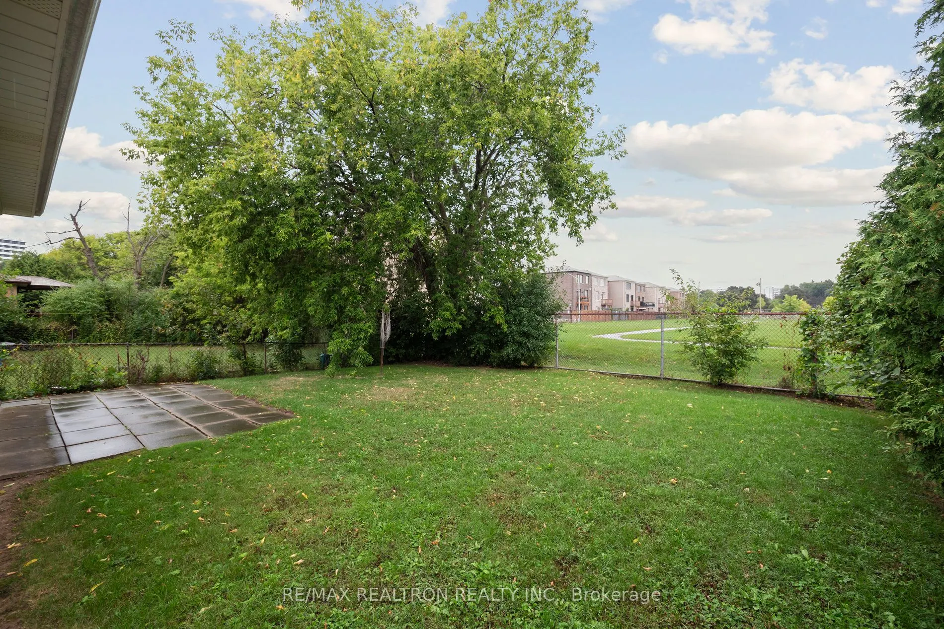 40 Marathon Crescent