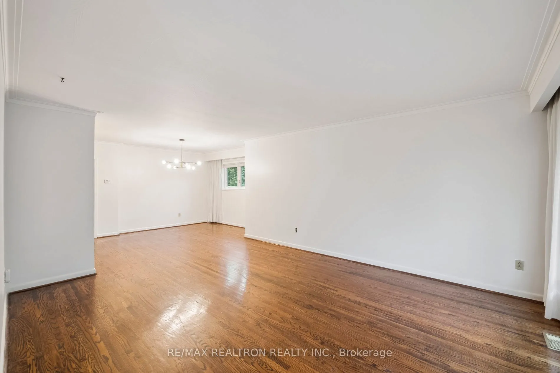 40 Marathon Crescent