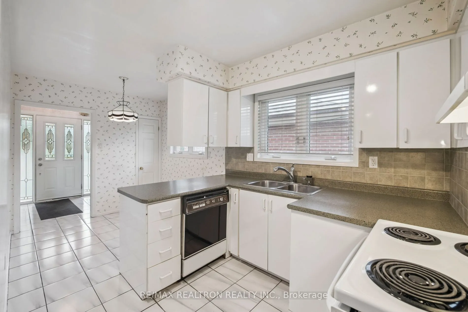 40 Marathon Crescent