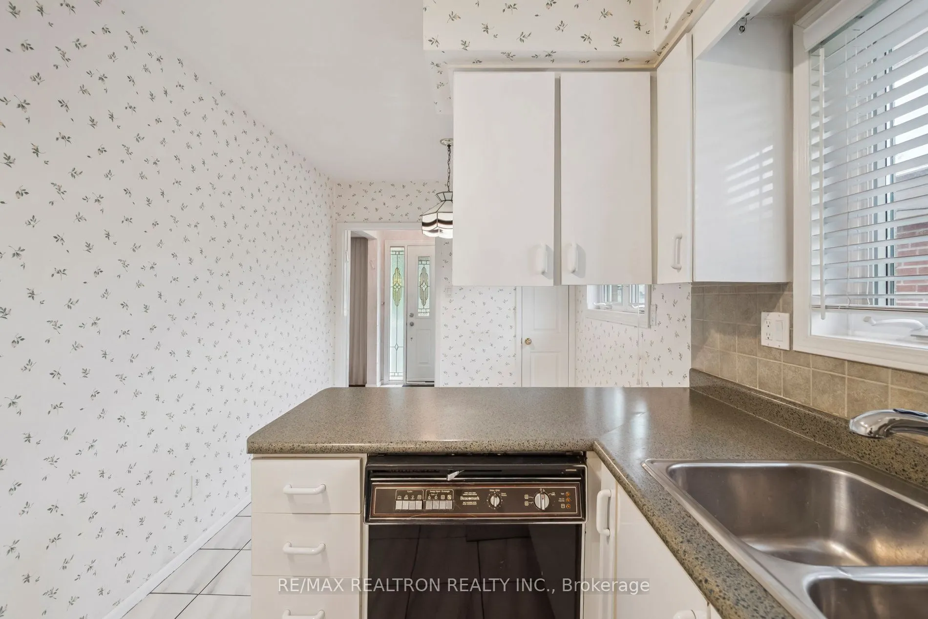 40 Marathon Crescent