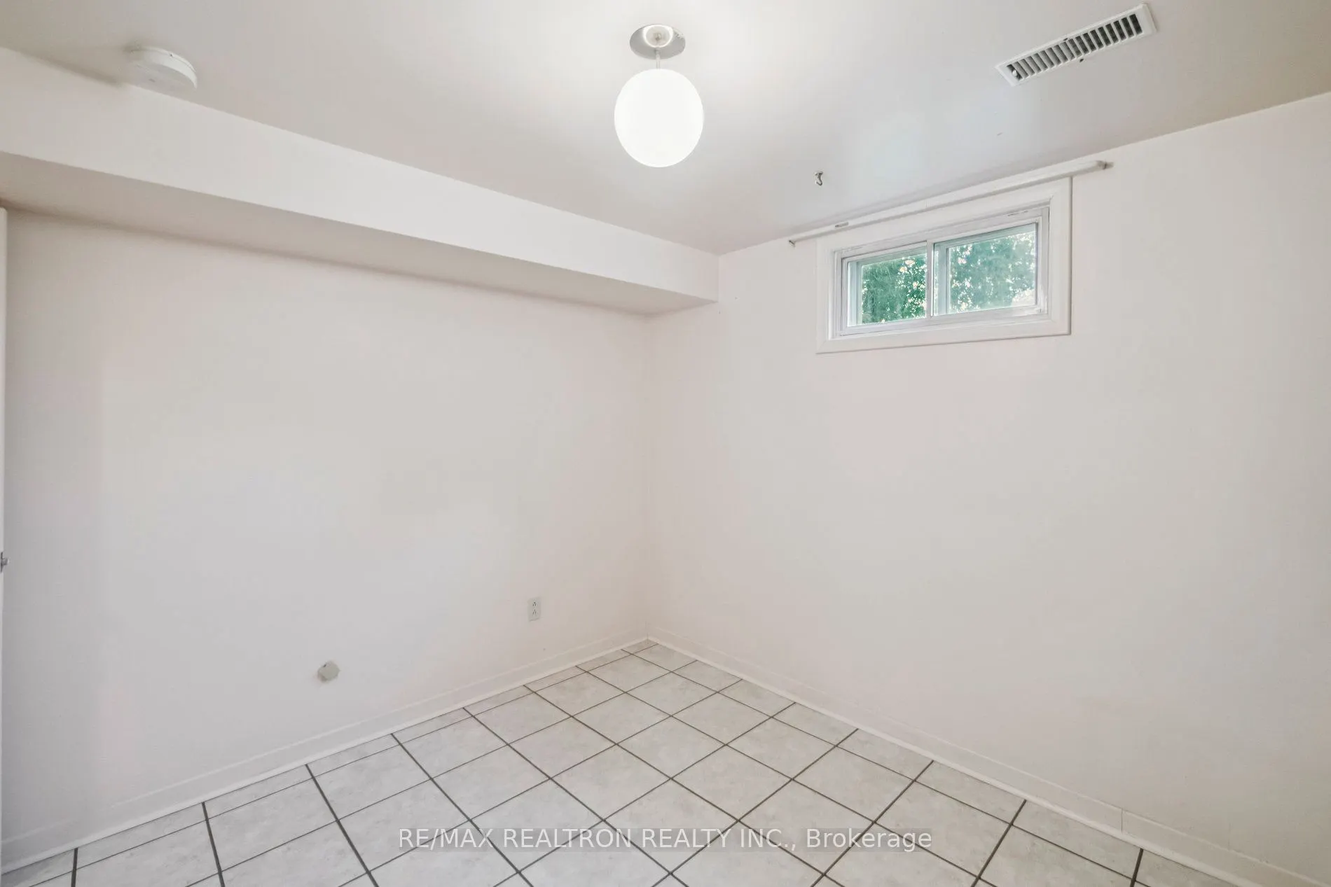 40 Marathon Crescent