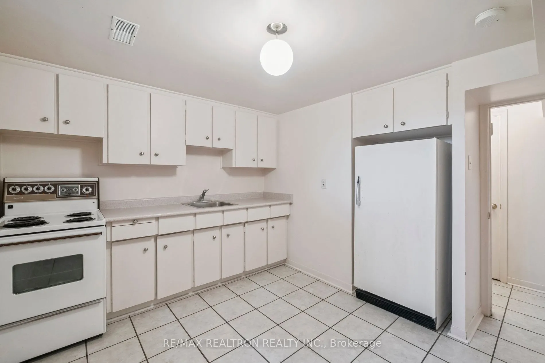40 Marathon Crescent