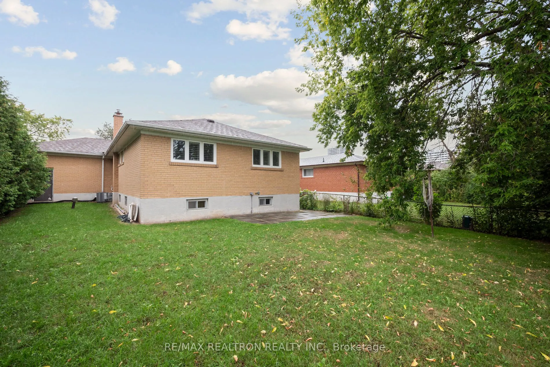 40 Marathon Crescent