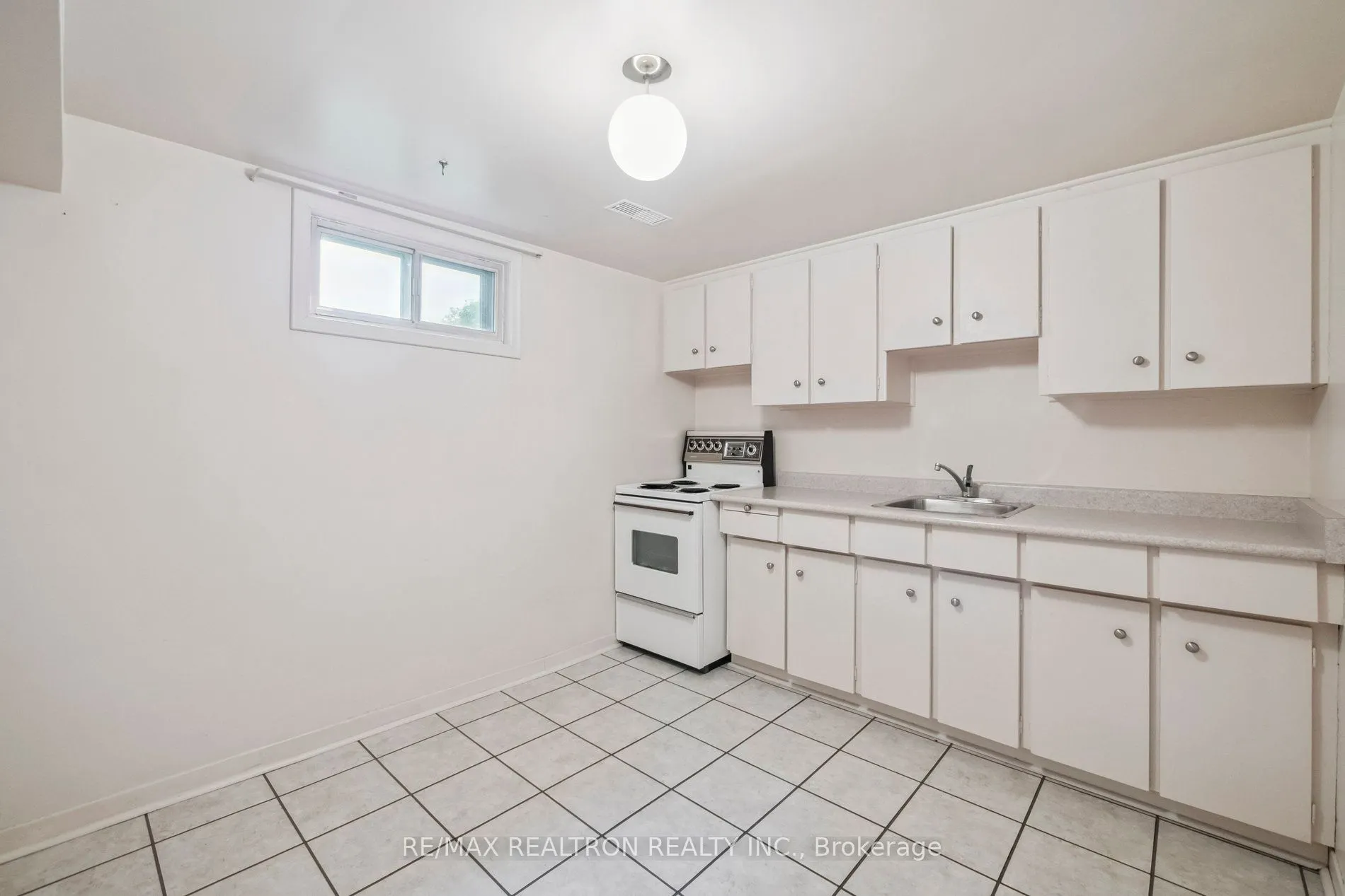 40 Marathon Crescent