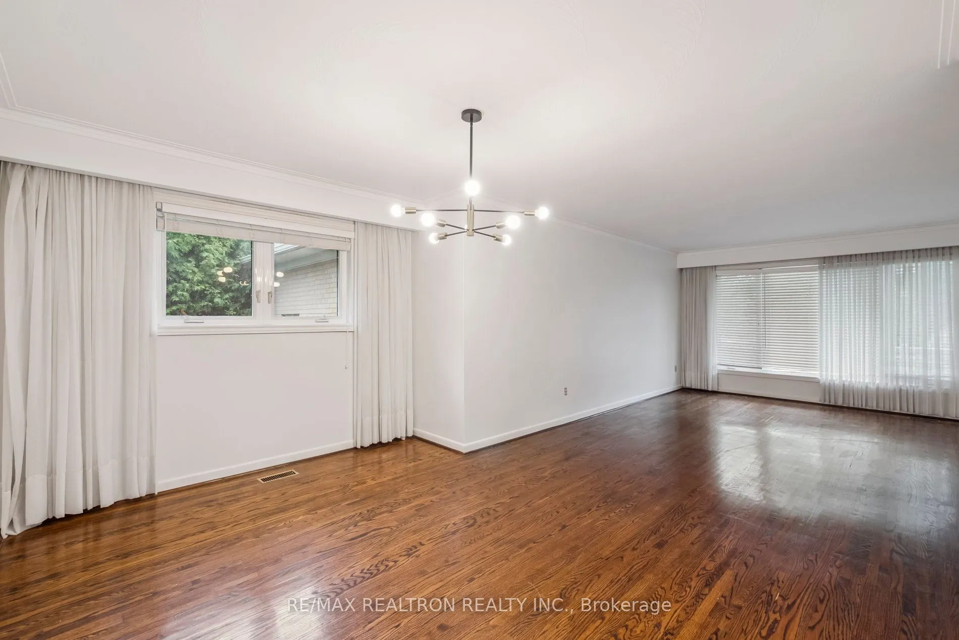 40 Marathon Crescent