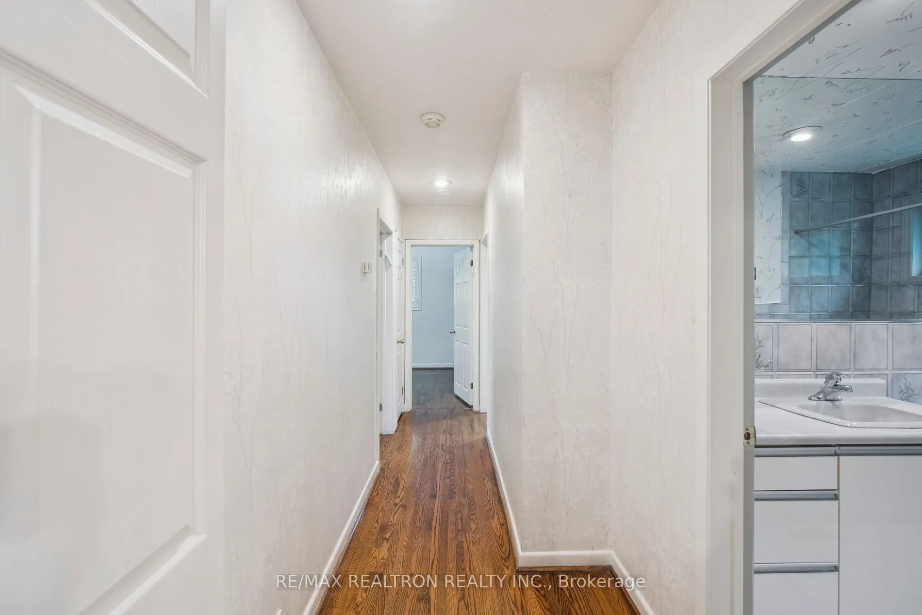 40 Marathon Crescent