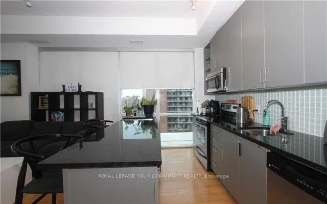 112 George Street SW, #716