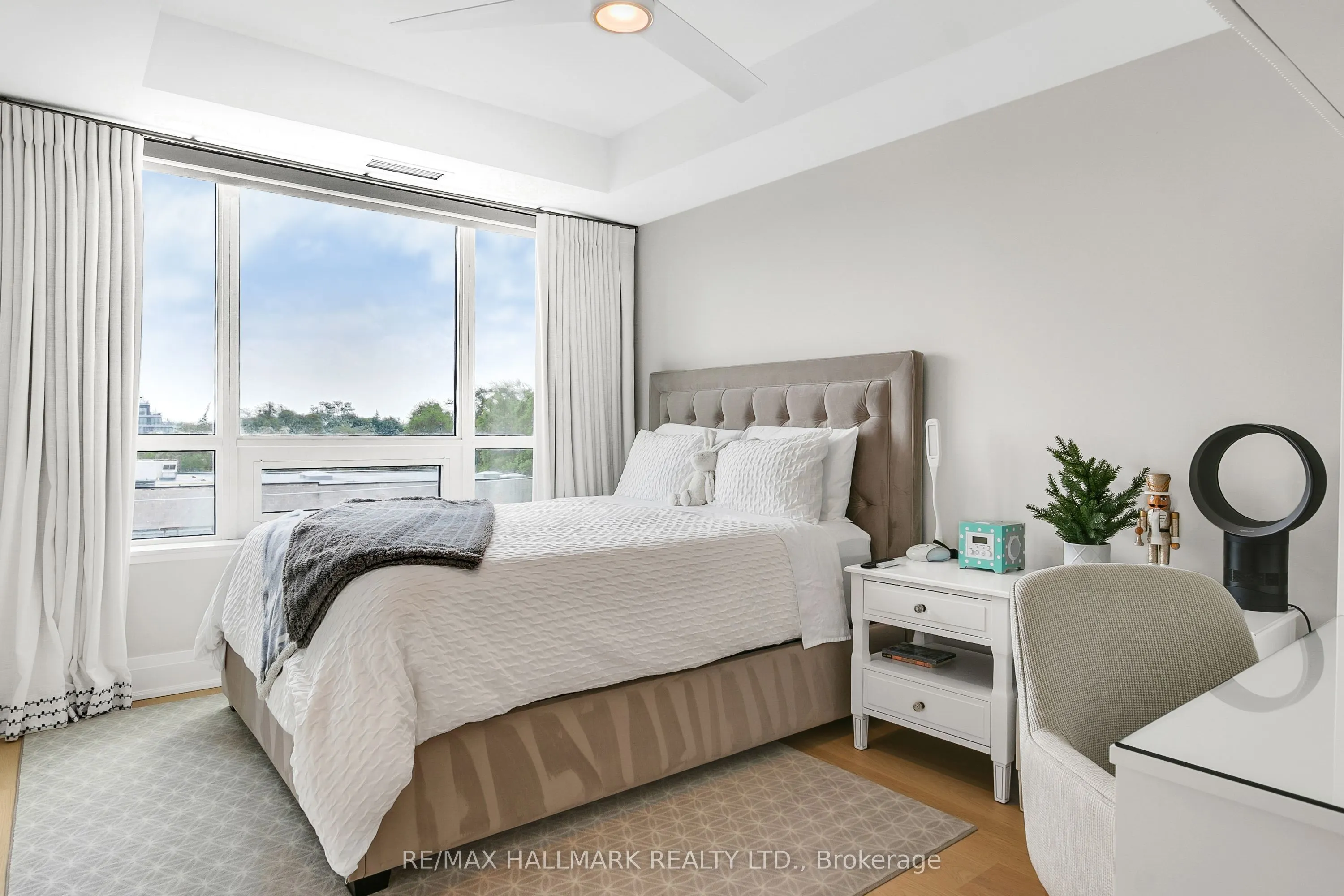 1700 Avenue Road, #406