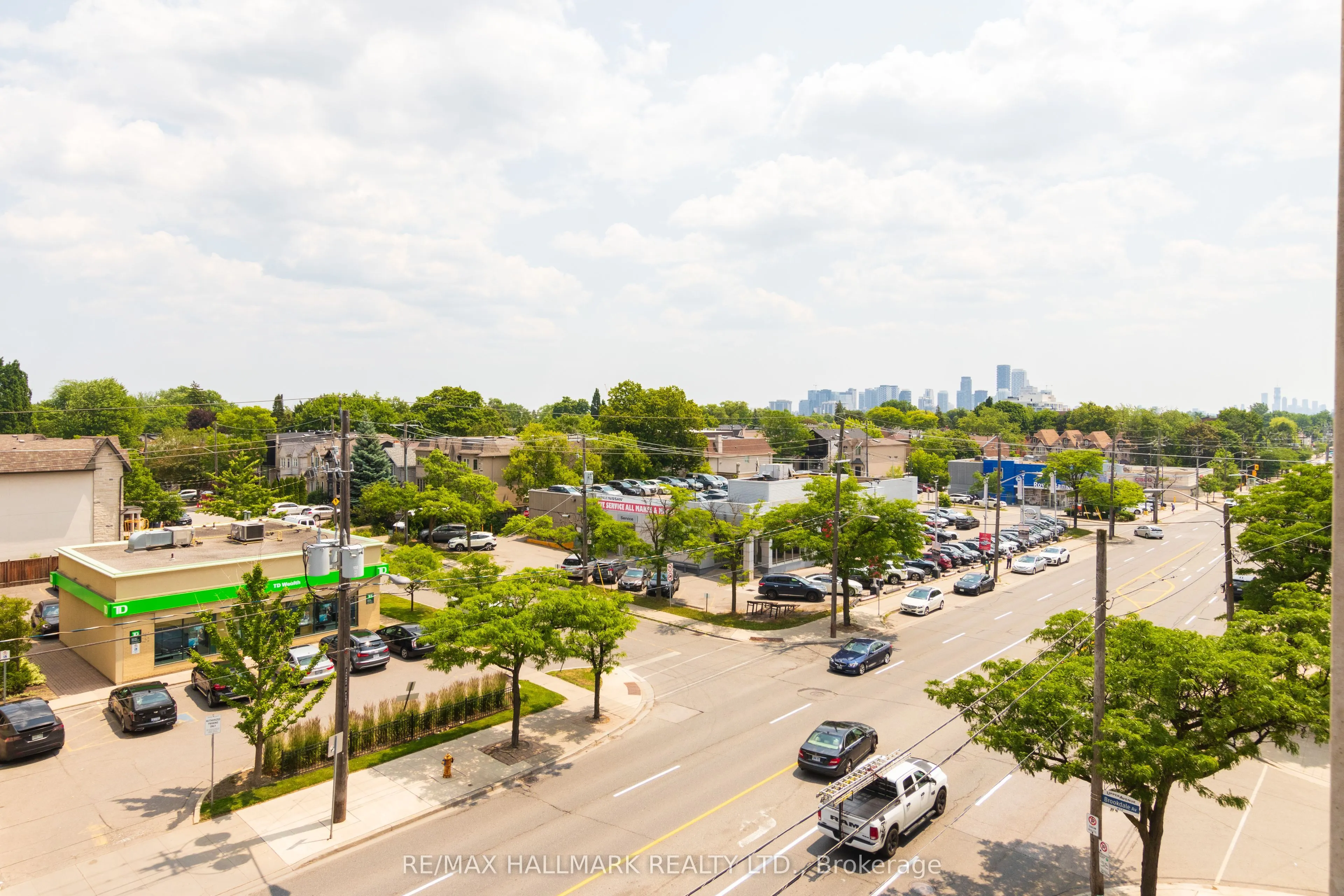 1700 Avenue Road, #406