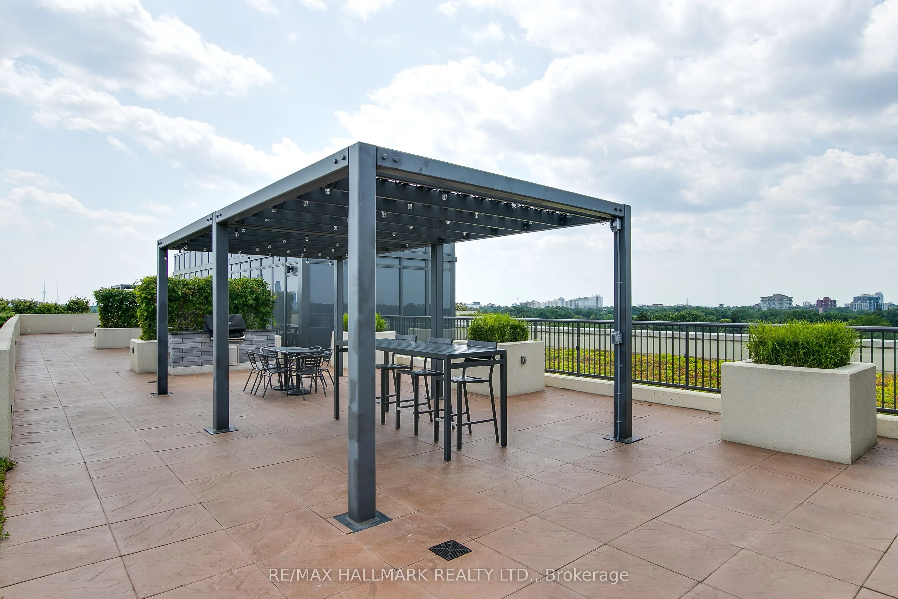 1700 Avenue Road, #406