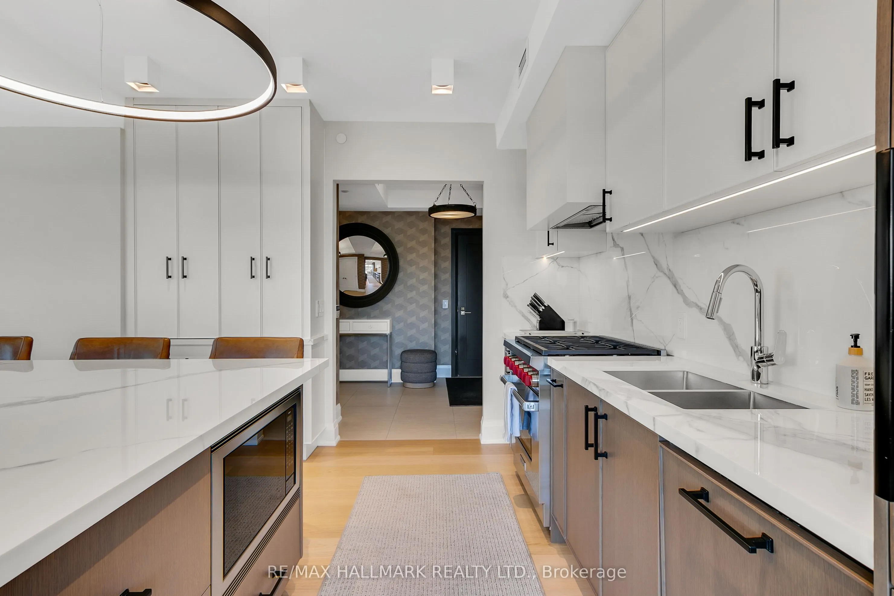 1700 Avenue Road, #406