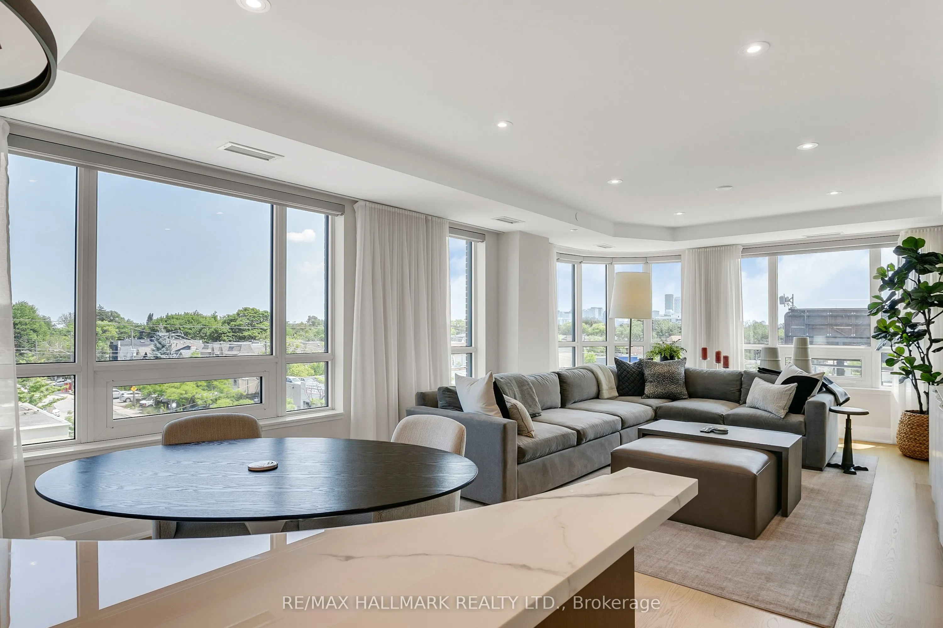 1700 Avenue Road, #406