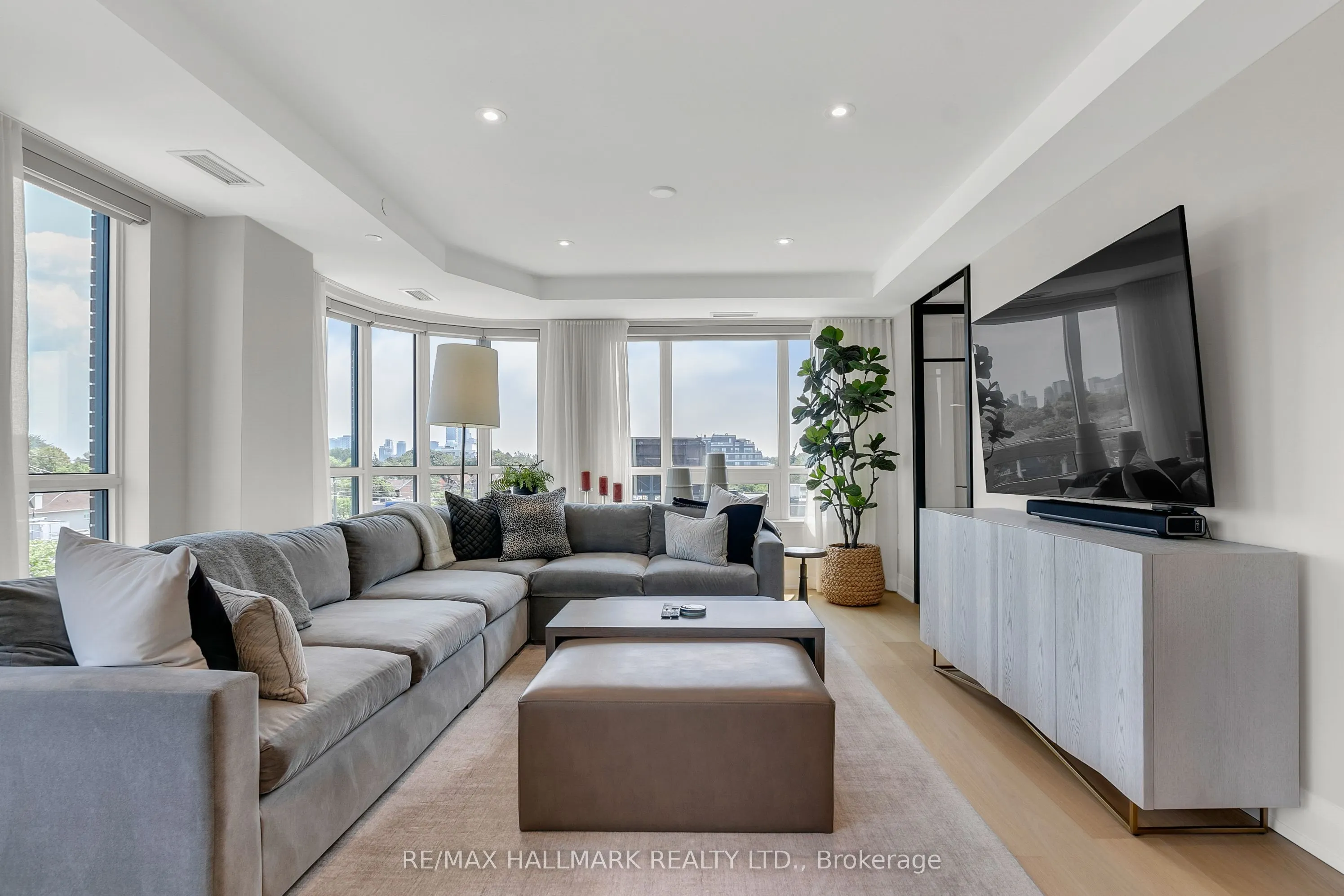 1700 Avenue Road, #406