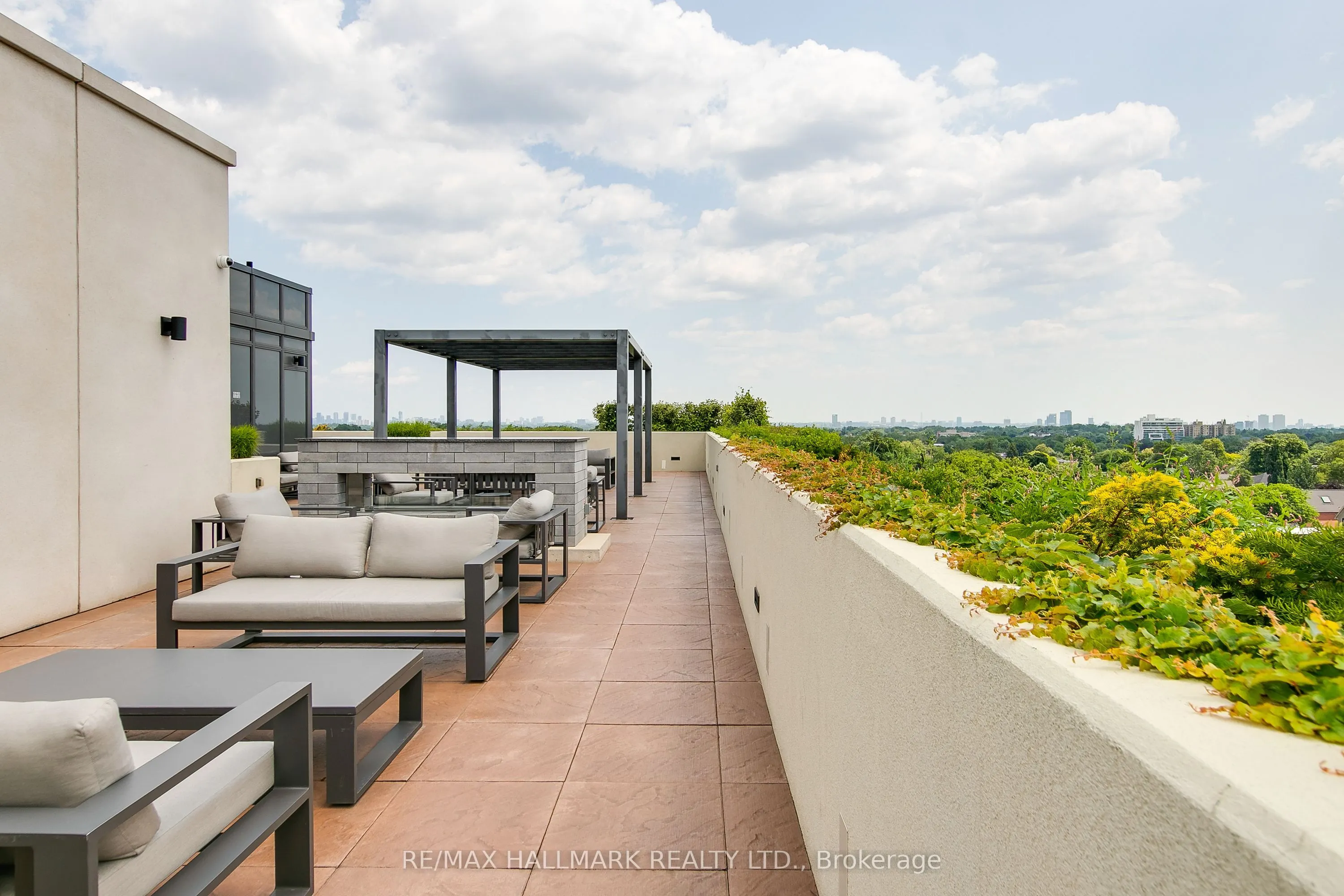 1700 Avenue Road, #406