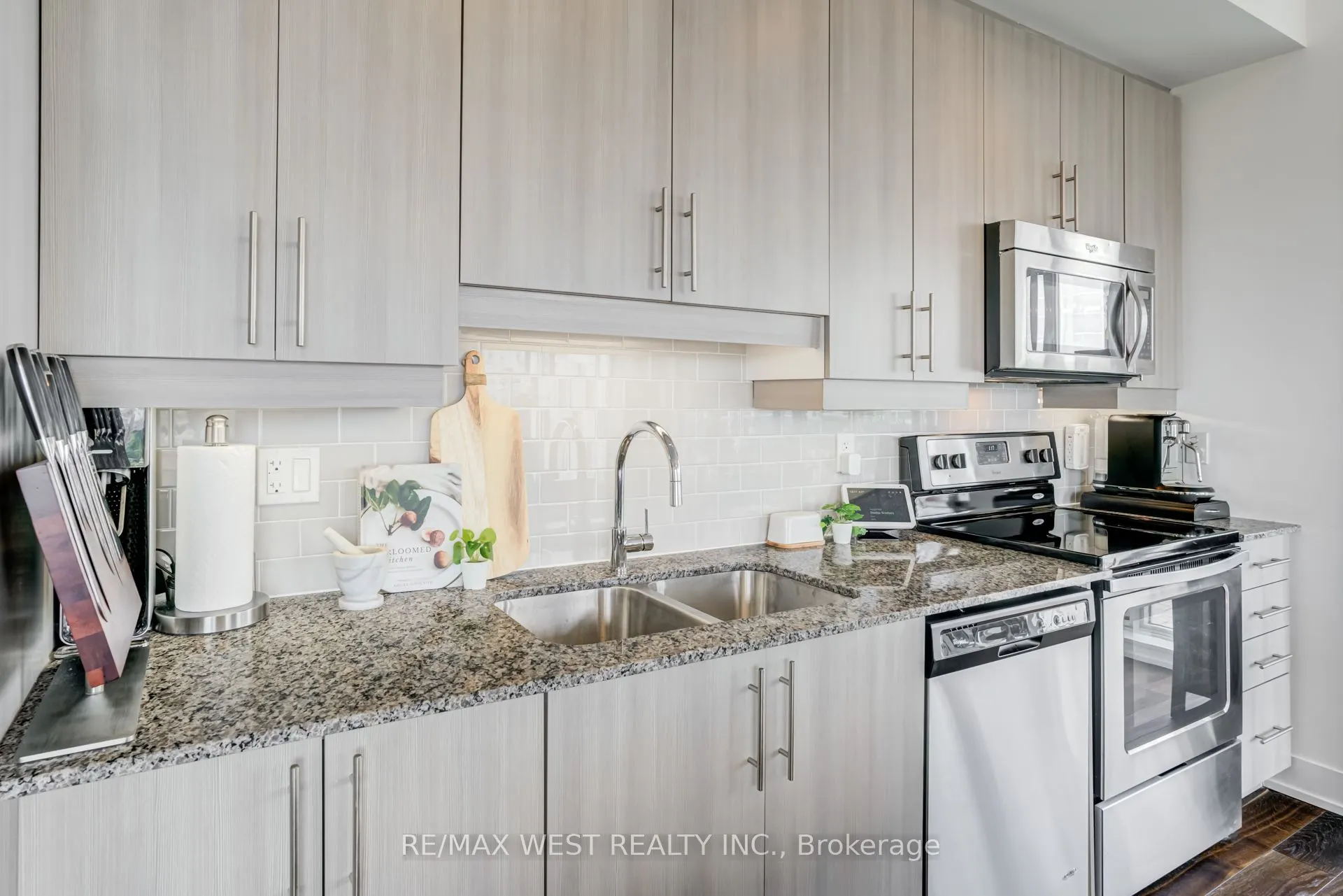 68 Merton Street, #1308
