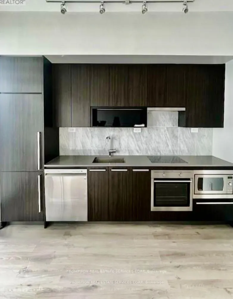 115 McMahon Drive, #1807