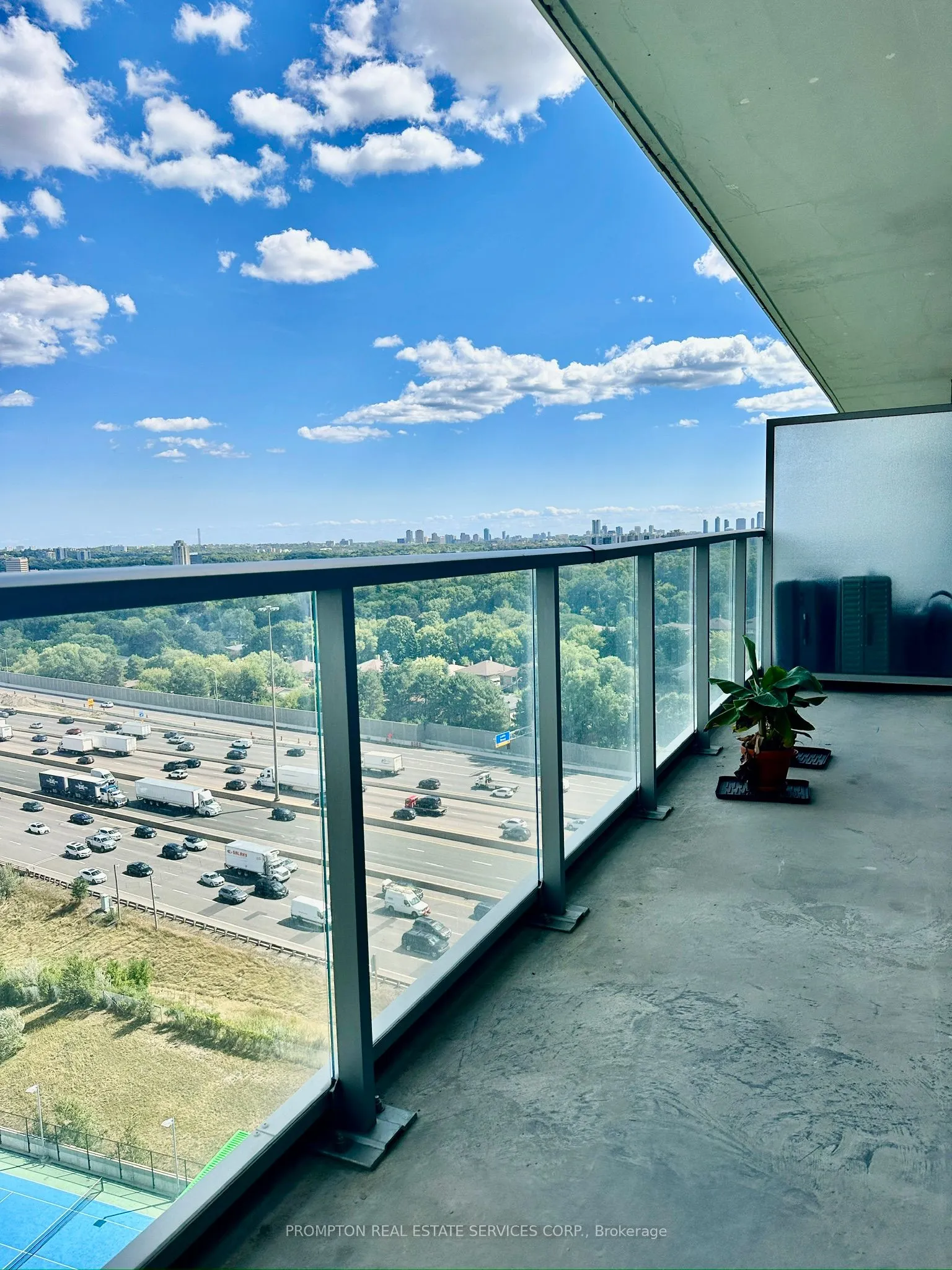 115 McMahon Drive, #1807