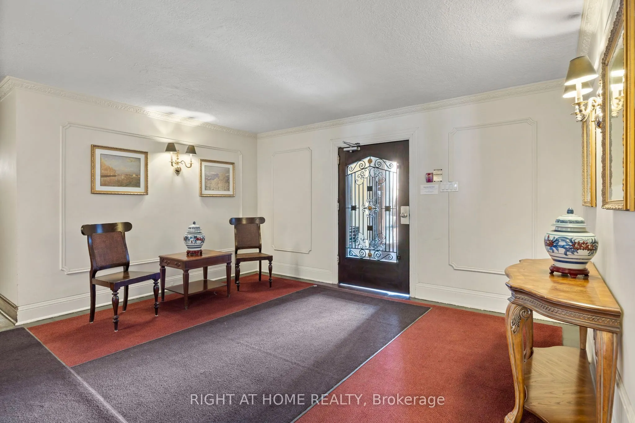 100 Oriole Parkway, #108