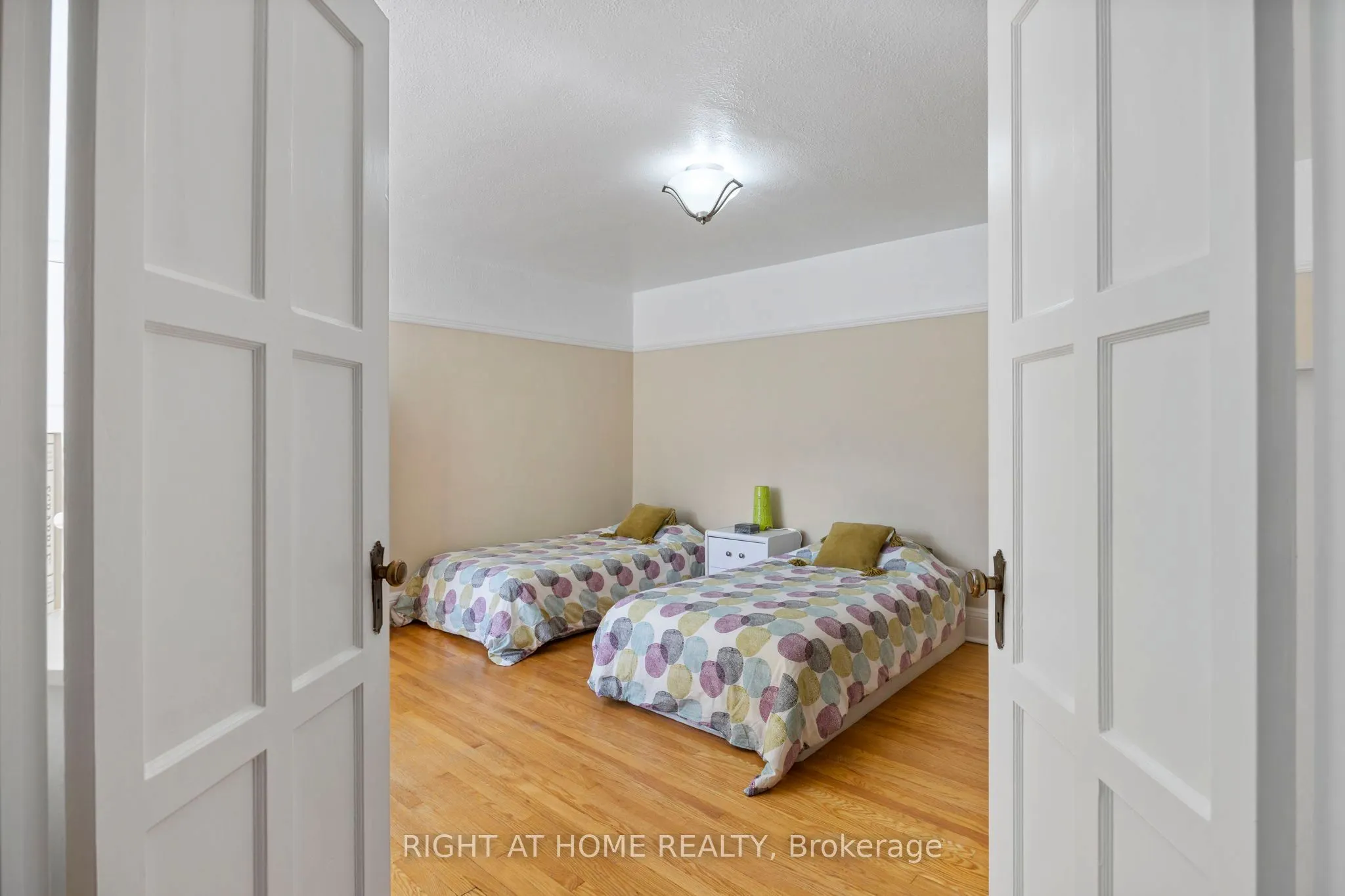 100 Oriole Parkway, #108