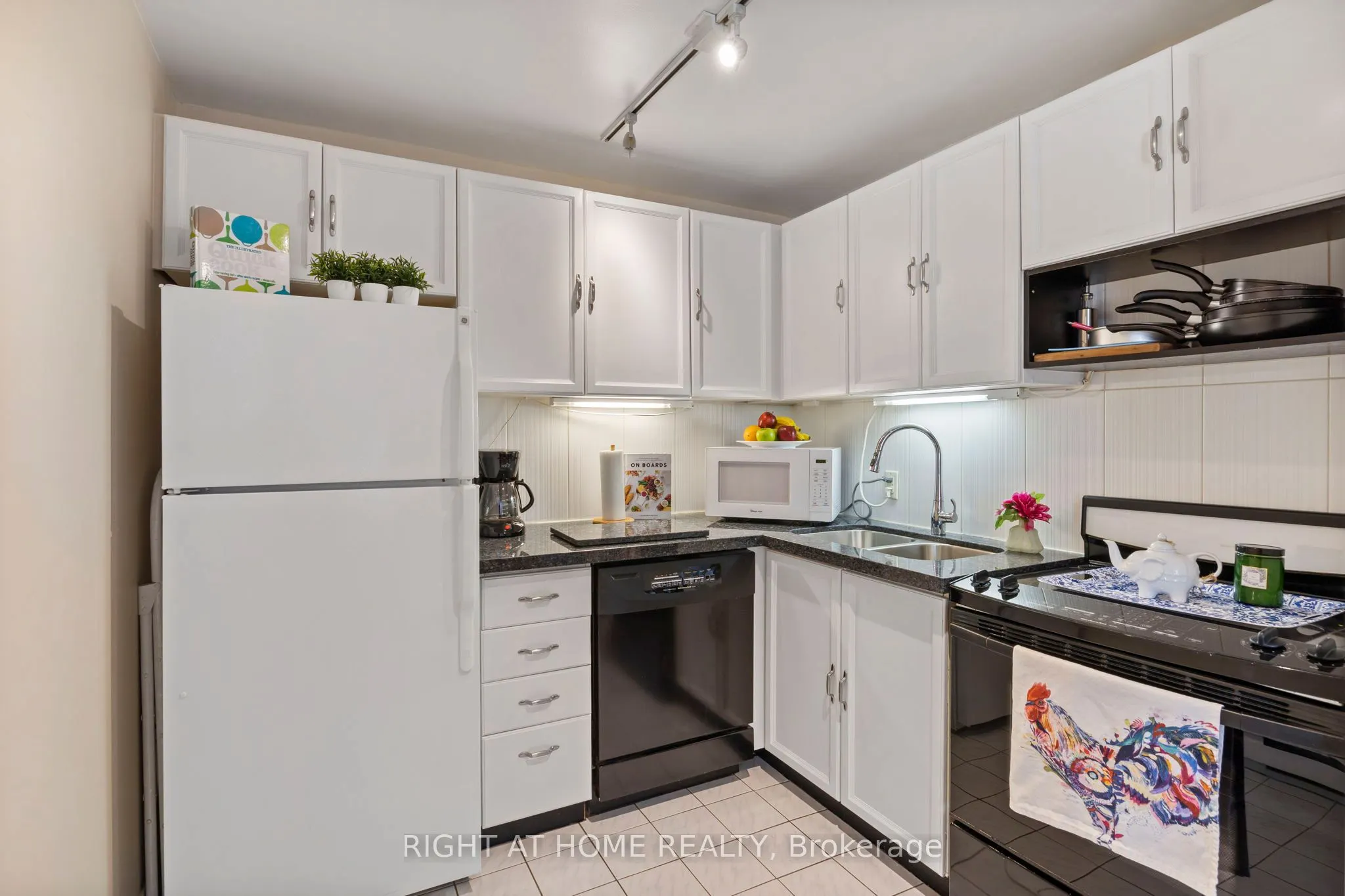 100 Oriole Parkway, #108