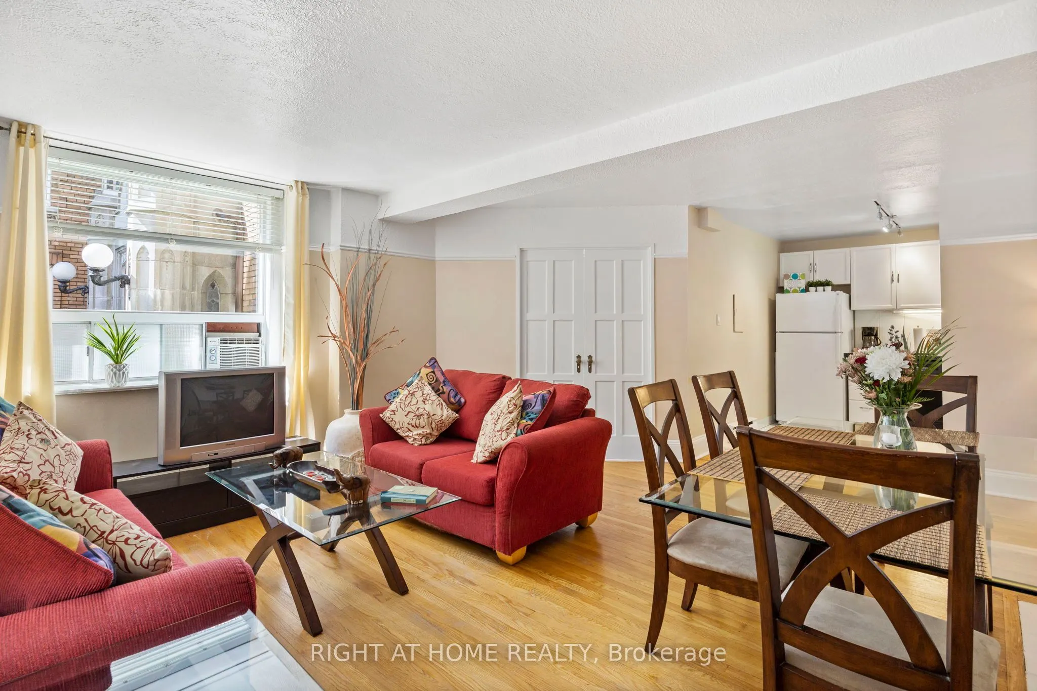 100 Oriole Parkway, #108