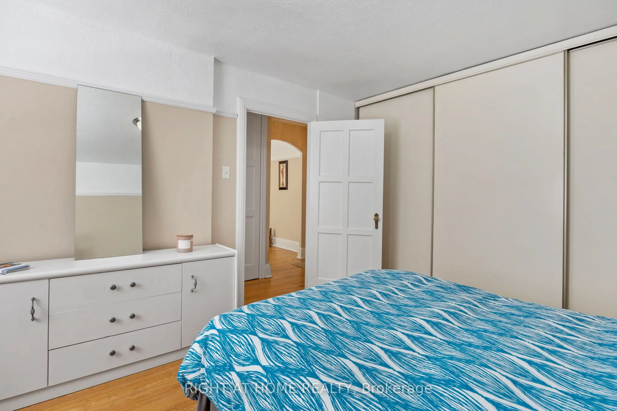 100 Oriole Parkway, #108