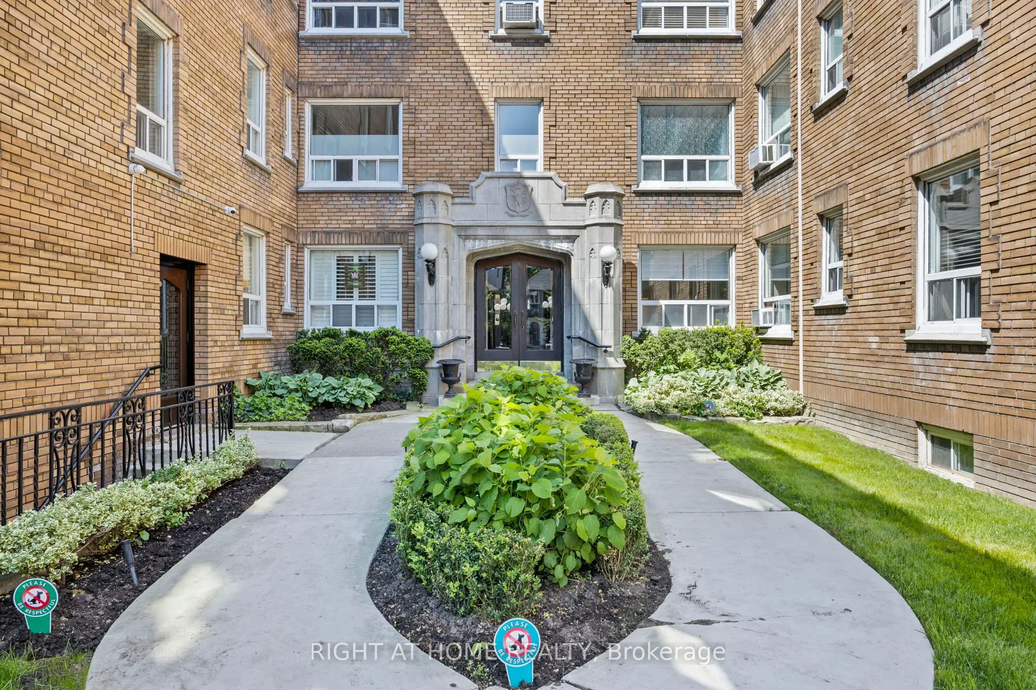 100 Oriole Parkway, #108