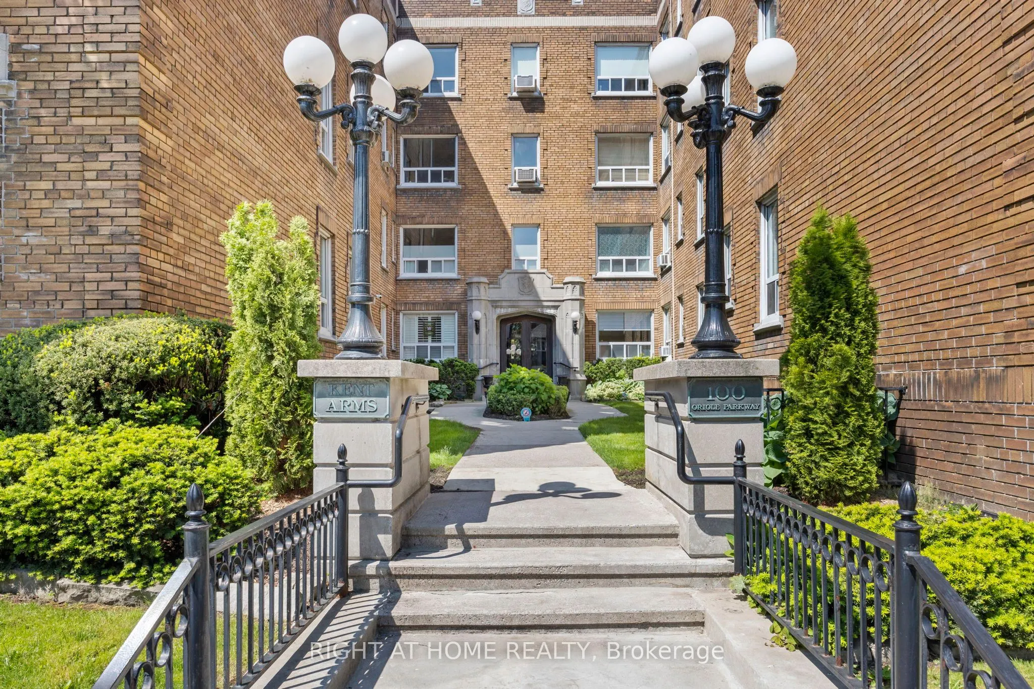 100 Oriole Parkway, #108