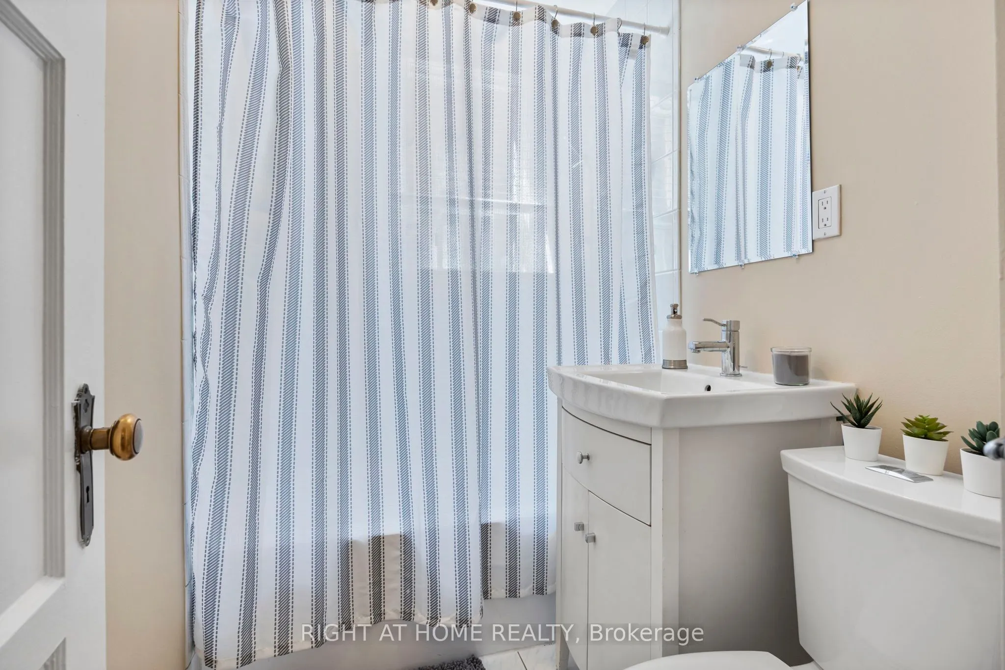 100 Oriole Parkway, #108