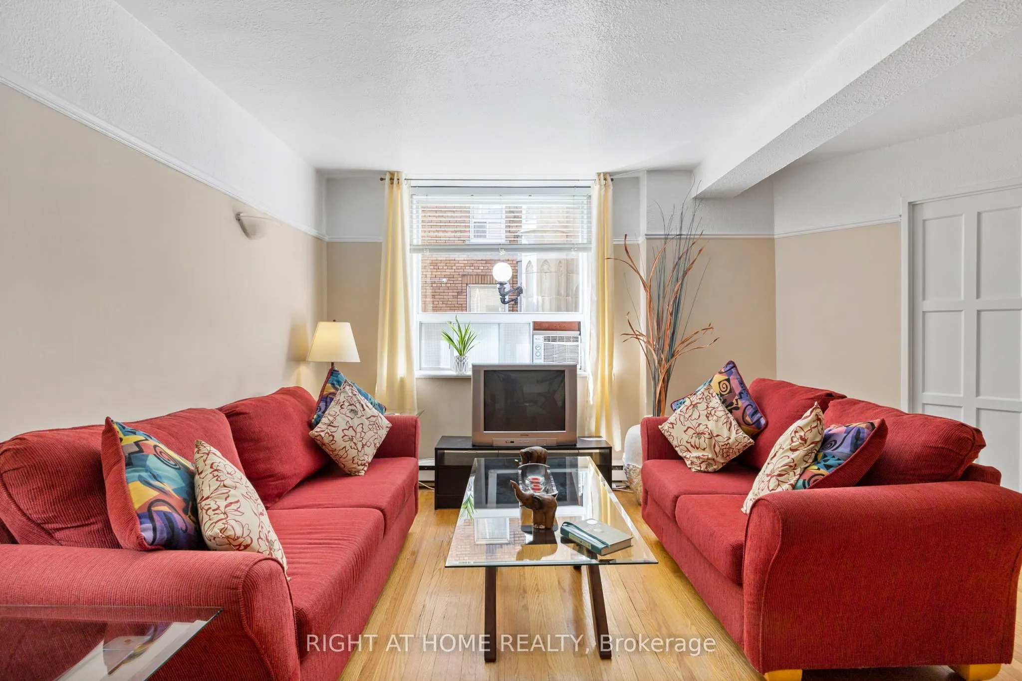 100 Oriole Parkway, #108