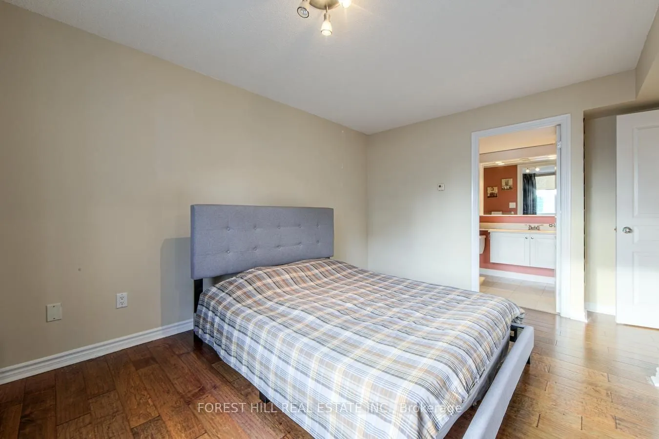 801 Bay Street, #1606